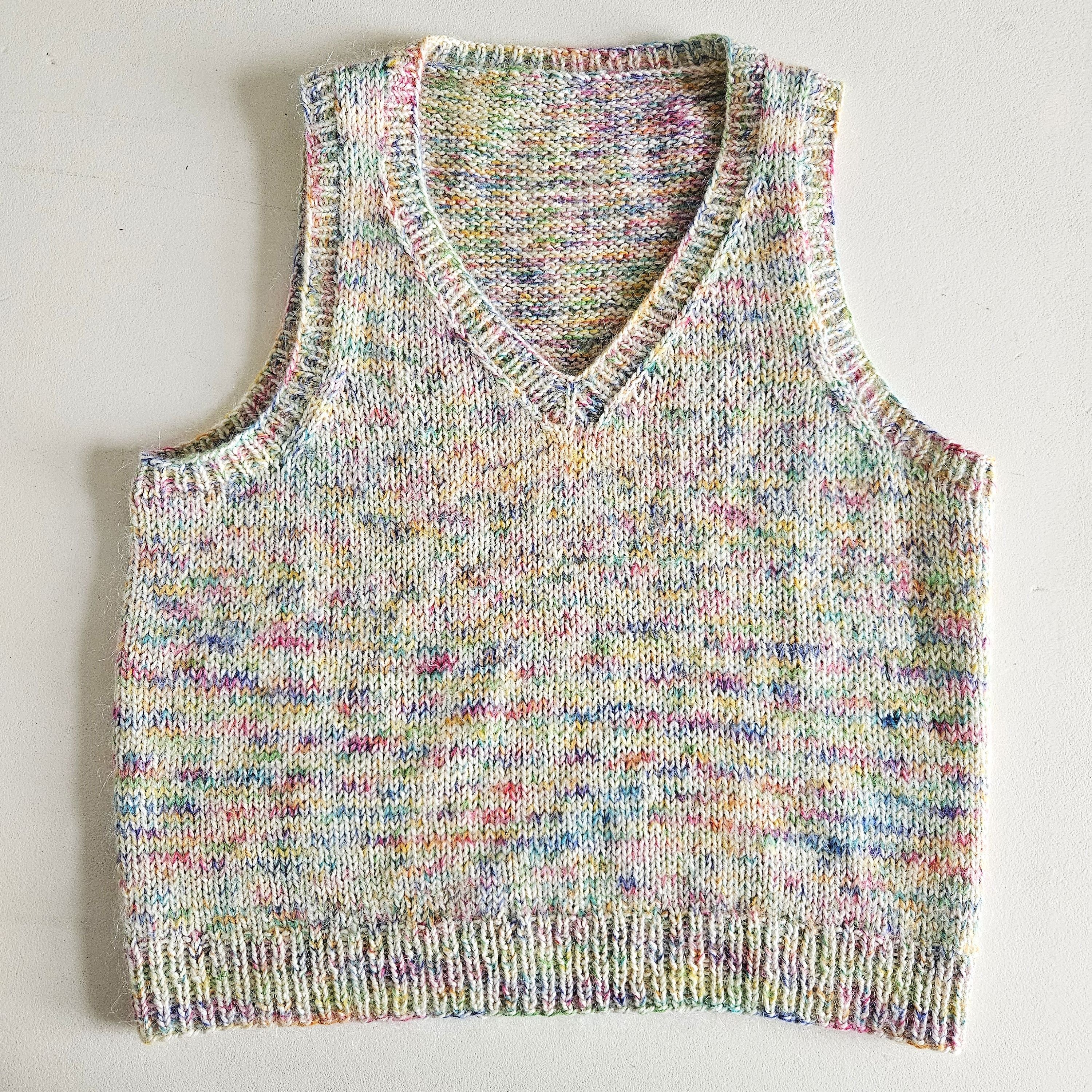 hobbii-anleitungen-betty-vibrant-pullunder-strickanleitung-xs-3xl image 7
