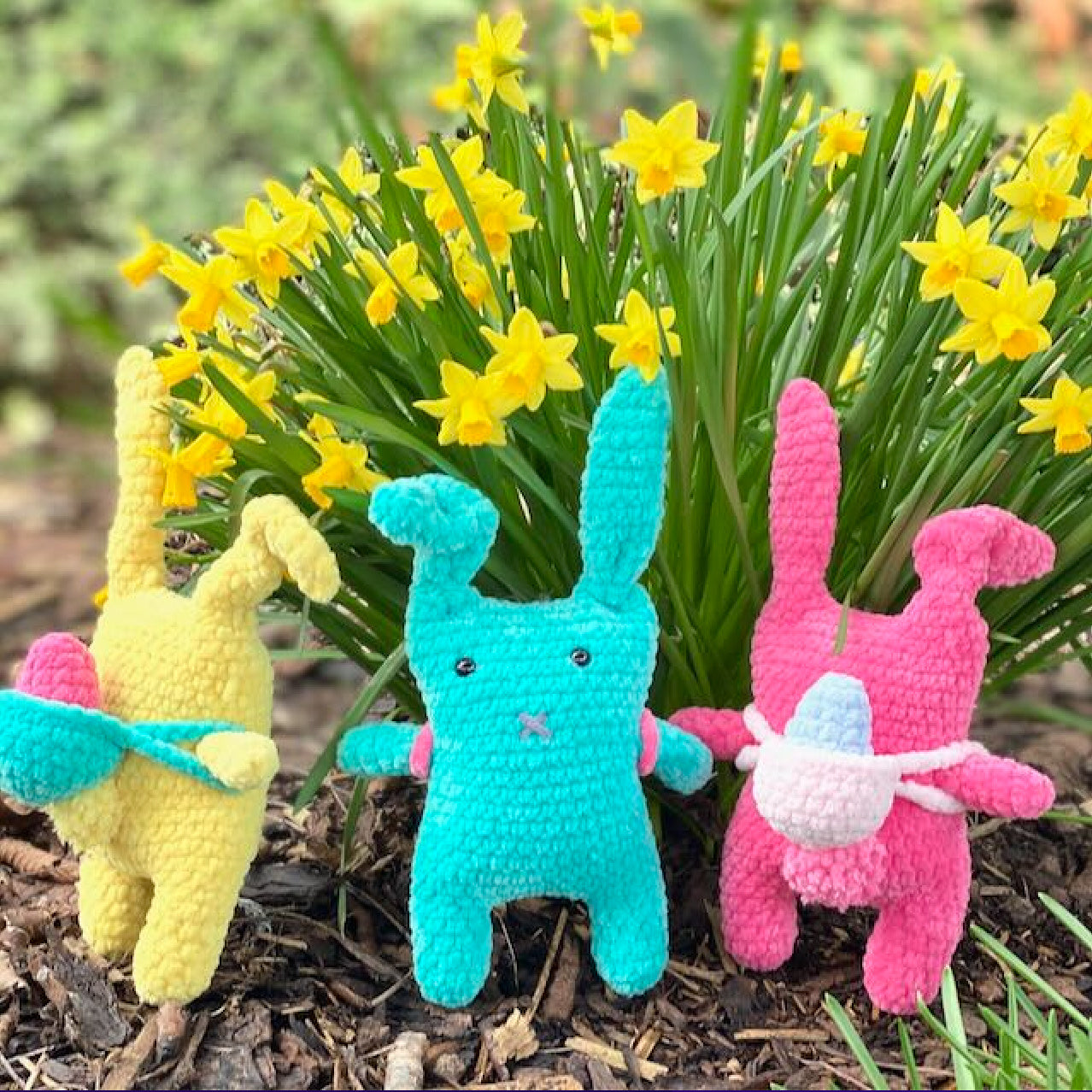hobbii-anleitungen-easter-bunnies-h-kelanleitung-pdf-one-size image 2