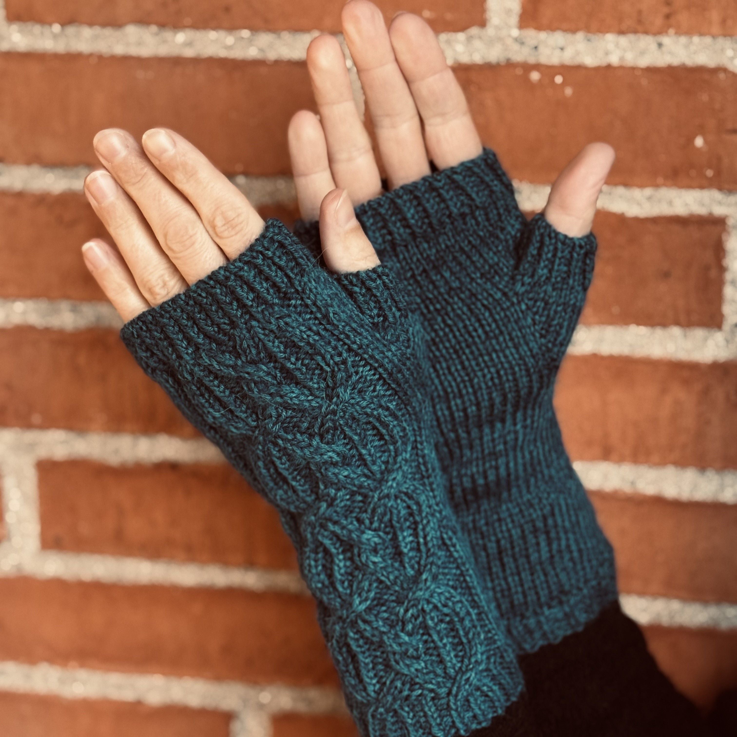 hobbii-teal-tales-pulsw-rmer-strickanleitung-s-zopfmuster image 2