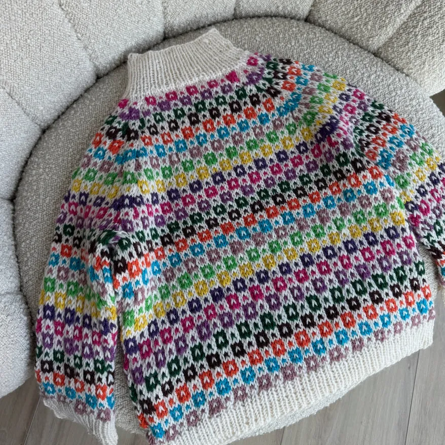 hobbii-easy-colour-sweater-junior-strickanleitung-2j image 1