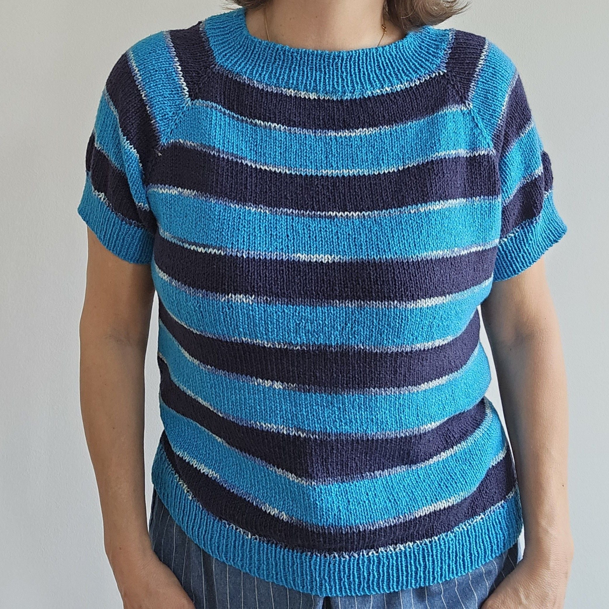 hobbii-sommer-striber-t-shirt-strickanleitung-xs-2xl-pdf image 2
