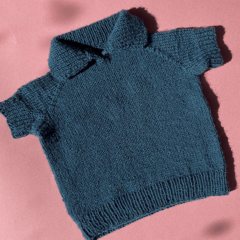hobbii-anleitungen-easy-polo-tee-baby-strickanleitung-0-2-monate image 4