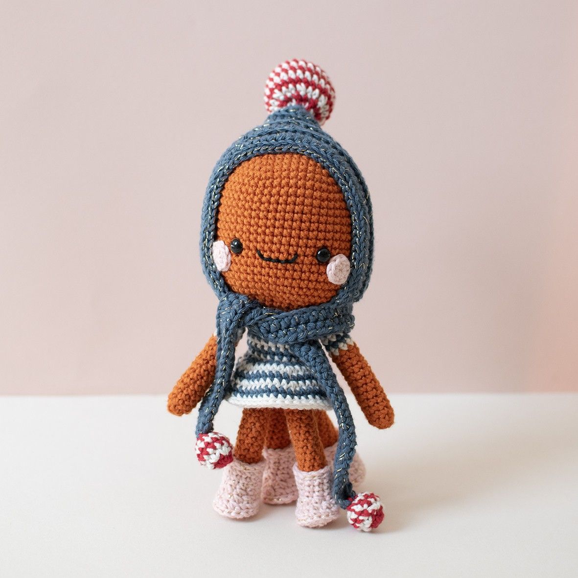 hobbii-zubeh-r-anita-octopus-h-kelset-amigurumi-20-cm image 1
