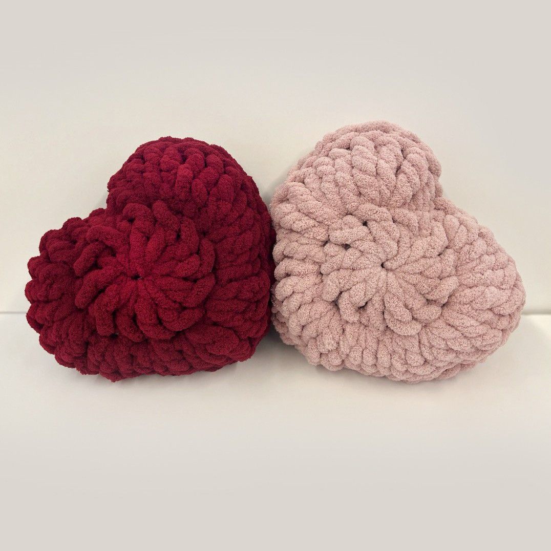 hobbii-anleitungen-love-pillow-kissen-rotes-herz-jumbo-garn image 2