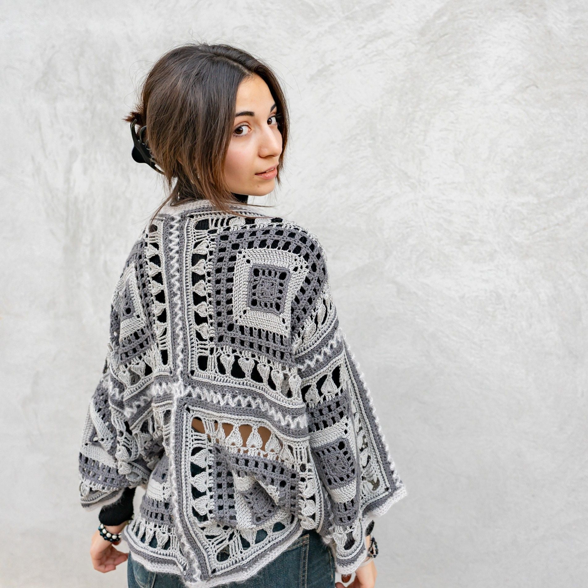 hobbii-anleitungen-lace-embrace-pullover-h-kelanleitung-oversize image 6