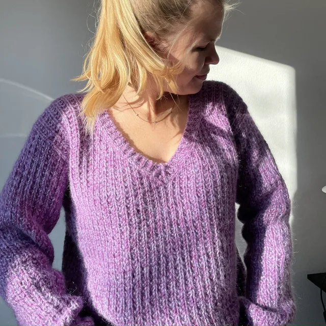 hobbii-easy-evening-sweater-v-pullover-strickanleitung-pdf image 1