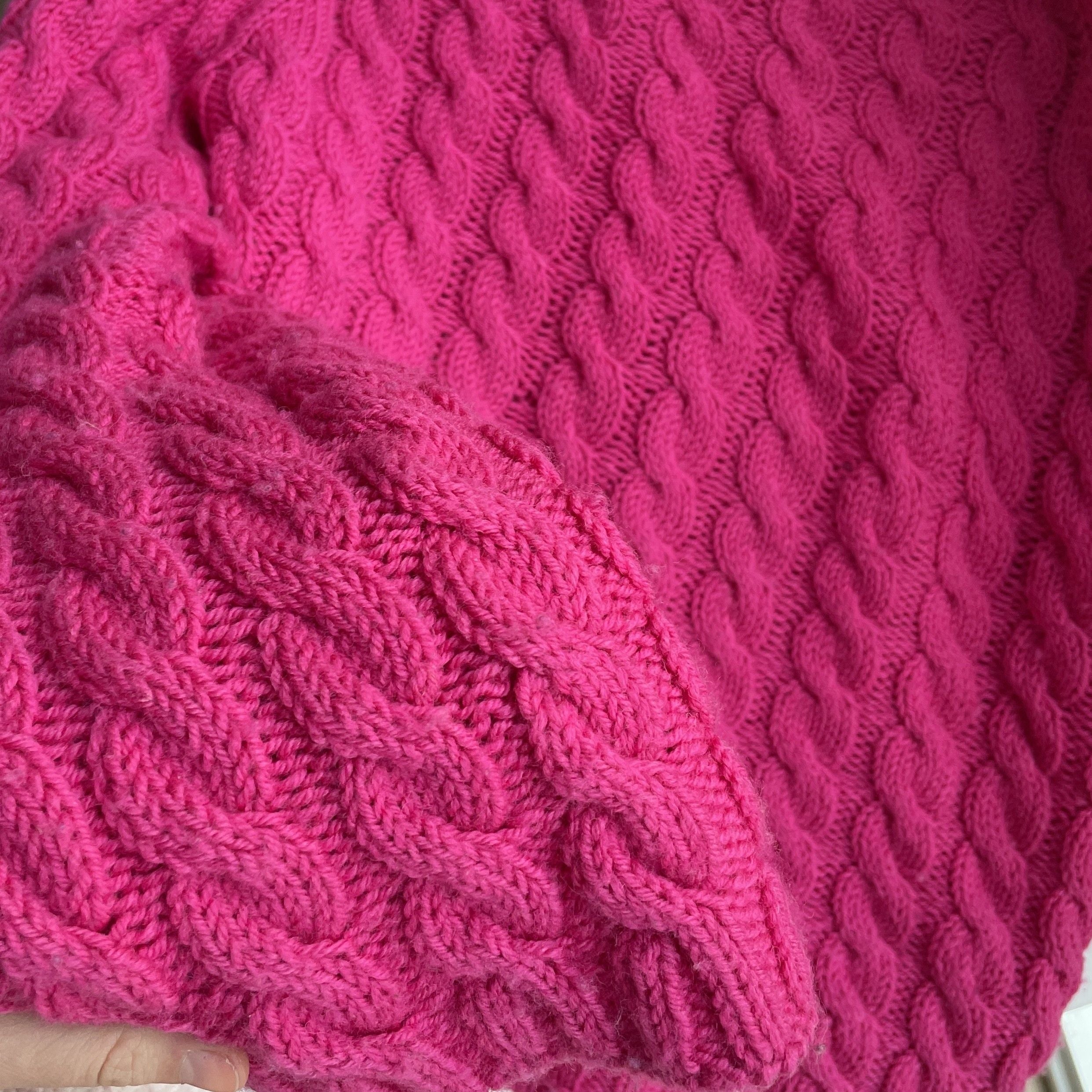 hobbii-easy-cable-sweater-strickanleitung-medium-zopfmuster image 4