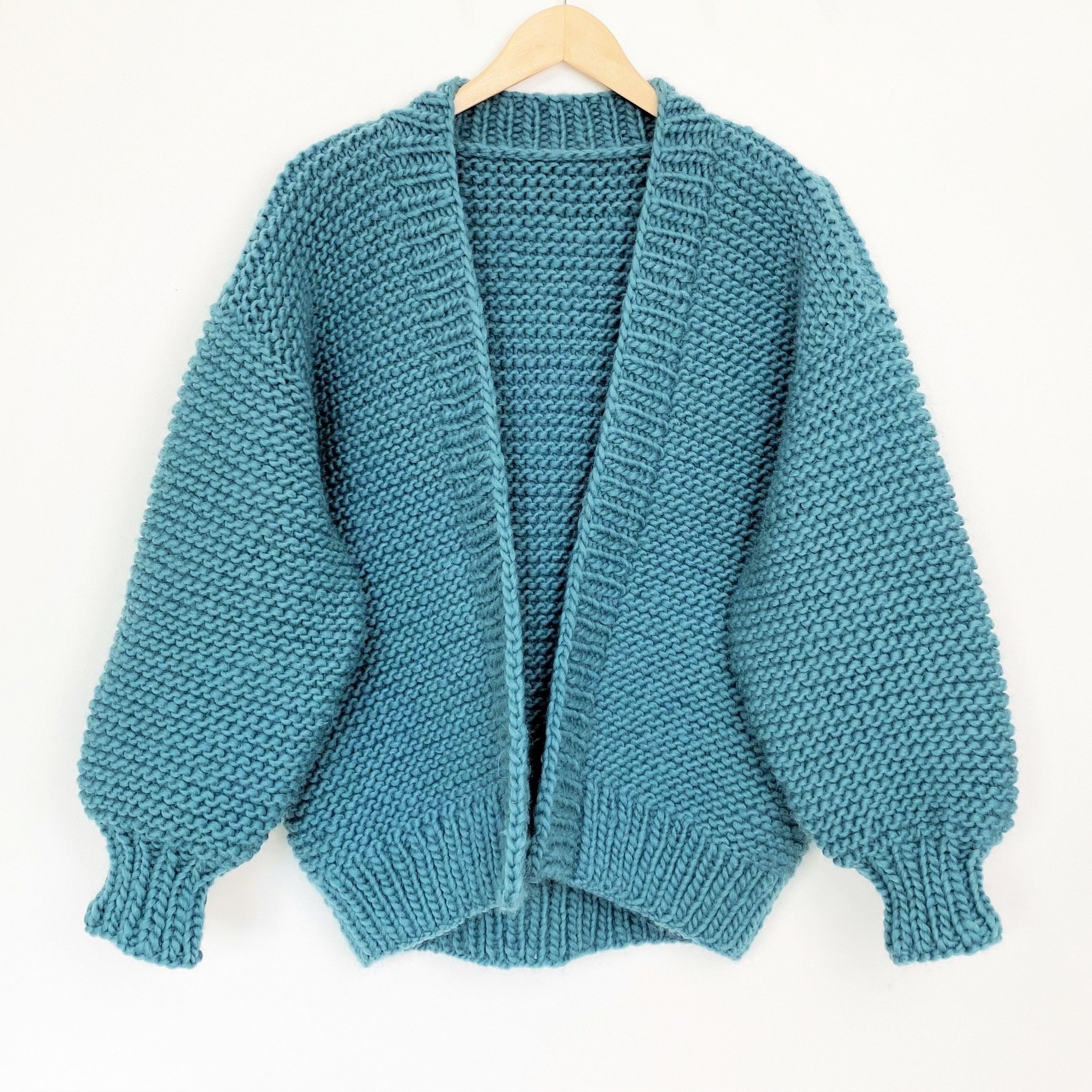 hobbii-anleitungen-loopy-puffy-cardigan-strickanleitung-m-l-oversize image 1