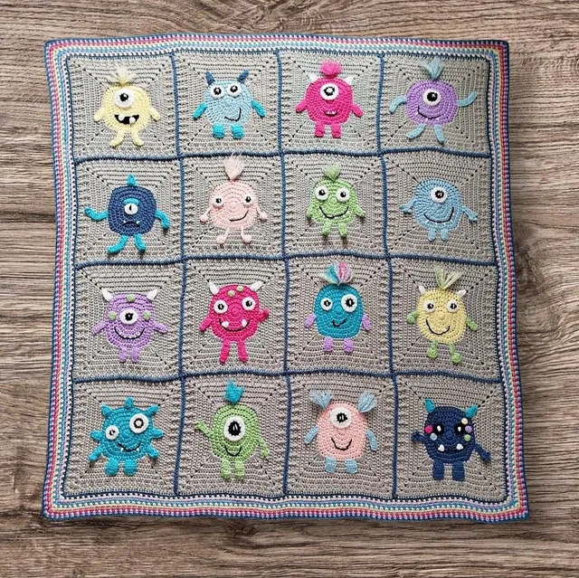 hobbii-anleitungen-little-monster-blanket-h-kelanleitung-112-cm image 1
