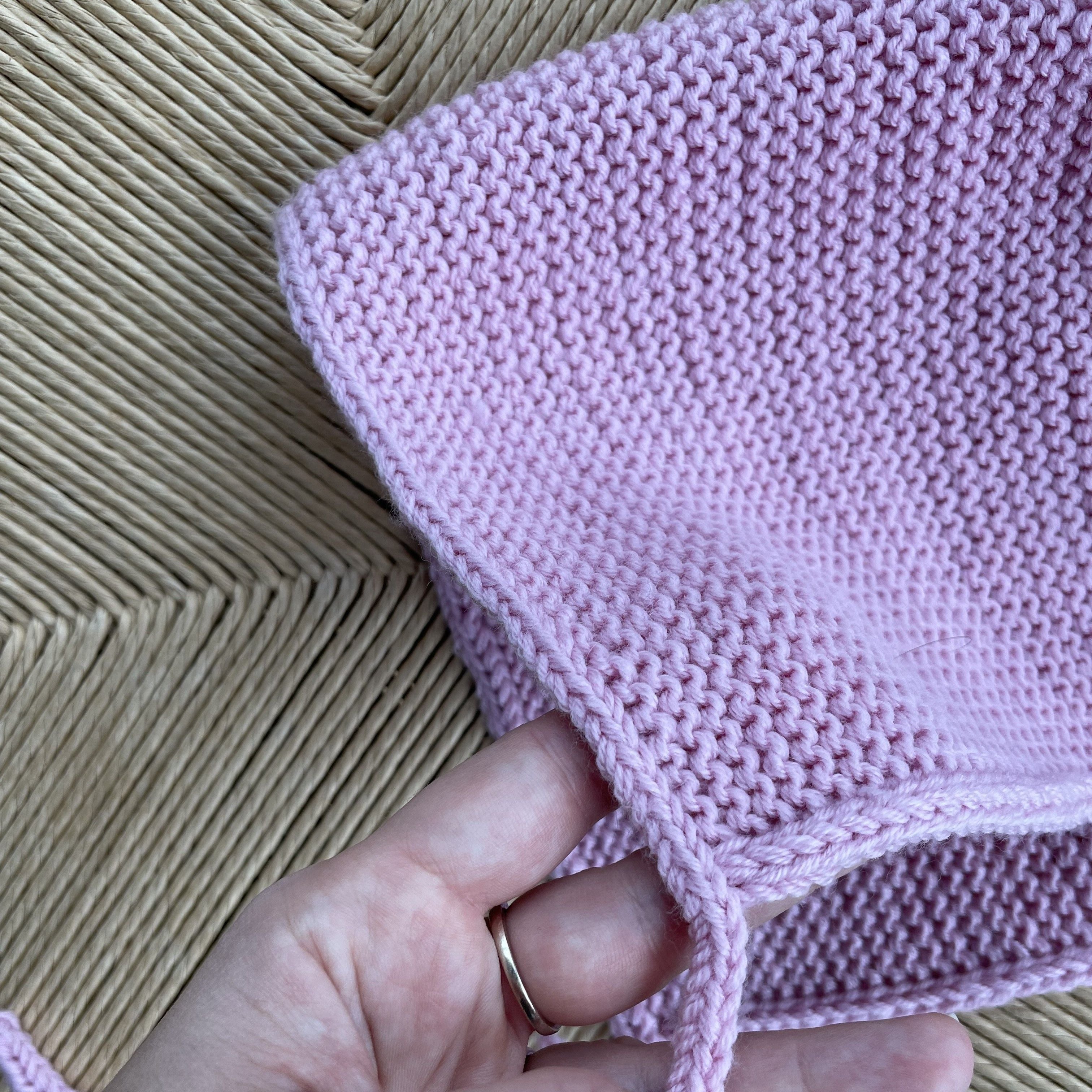 hobbii-anleitungen-ultra-easy-bonnet-strickanleitung-babym-tze-0-2-monate image 3