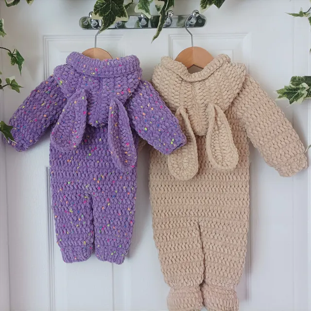 hobbii-anleitungen-honey-bunny-einteiler-h-kelanleitung-pdf-baby image 1