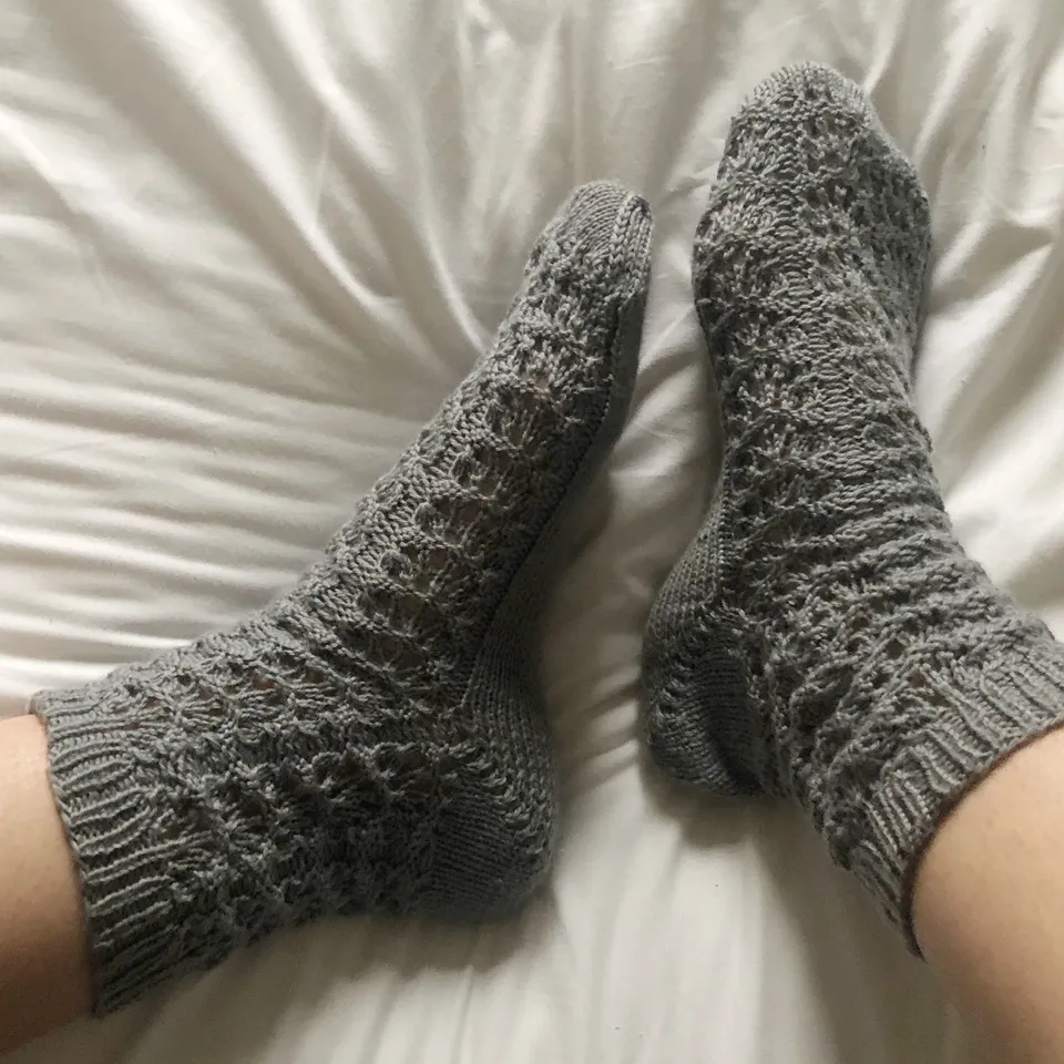 hobbii-spring-waves-socken-strickanleitung-eu-36-37 image 1