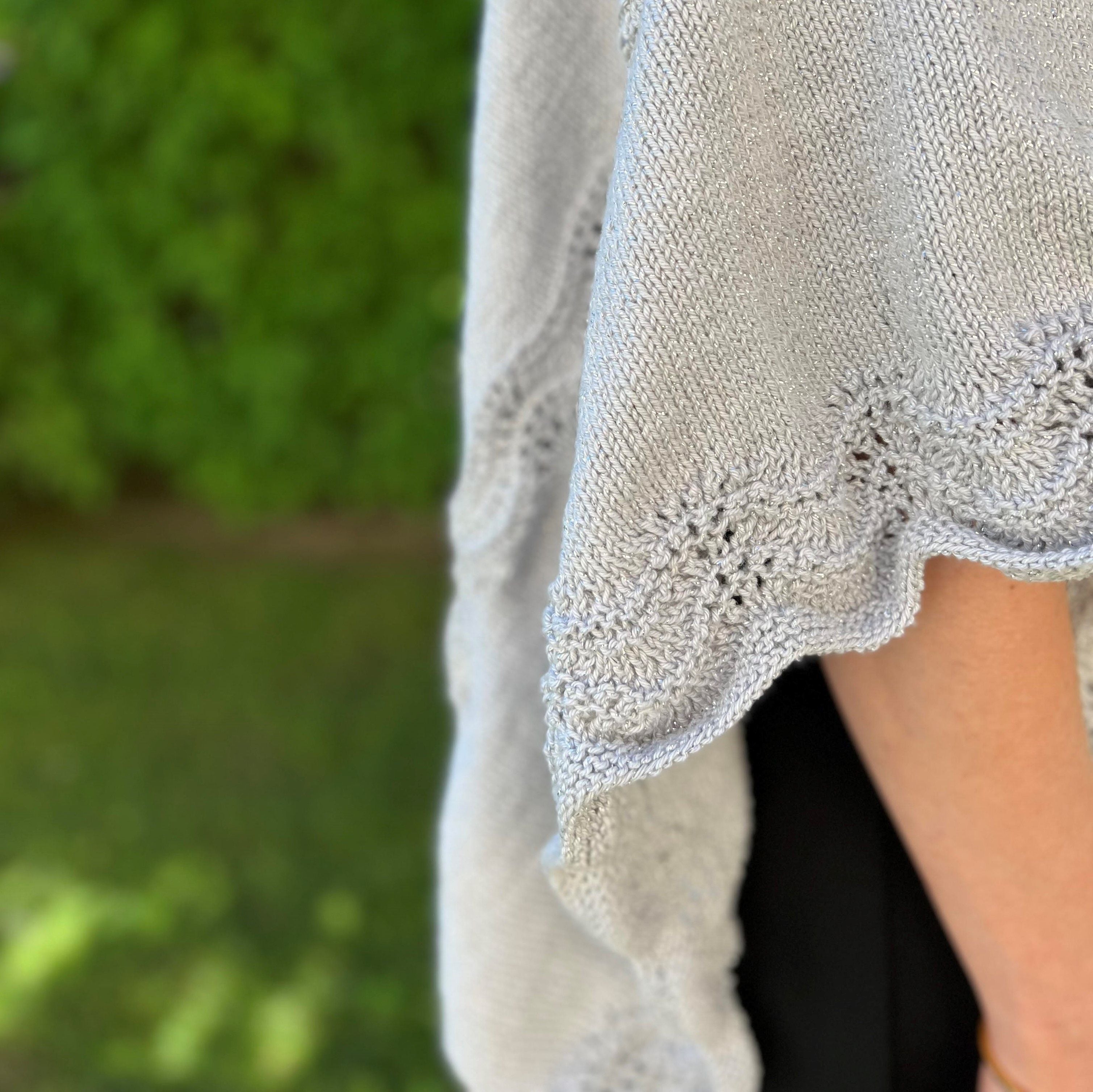 hobbii-anleitungen-silverwaves-poncho-strickanleitung-xs-xxl image 4