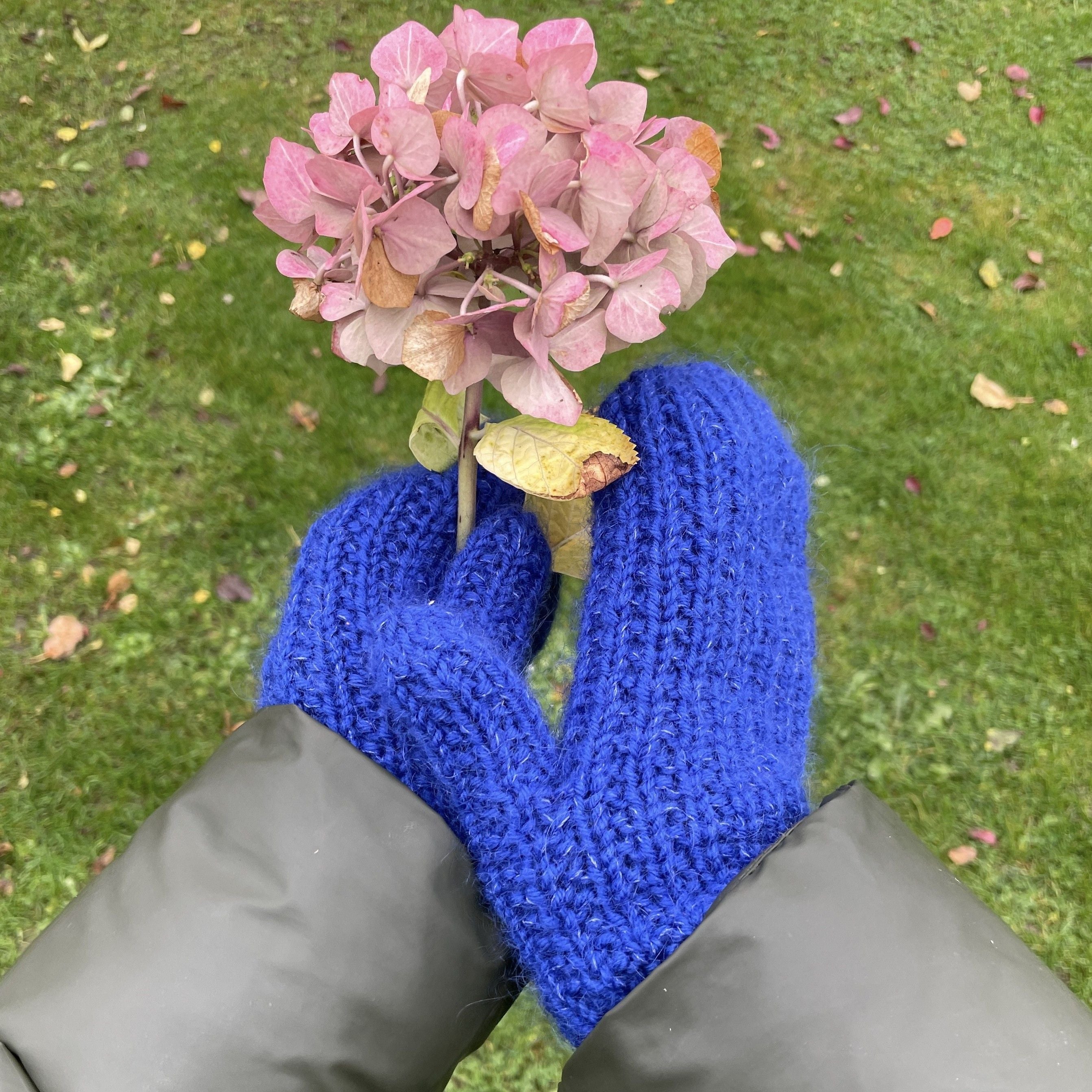 hobbii-easy-rib-mittens-f-ustlinge-strickanleitung-gr-e-m image 4