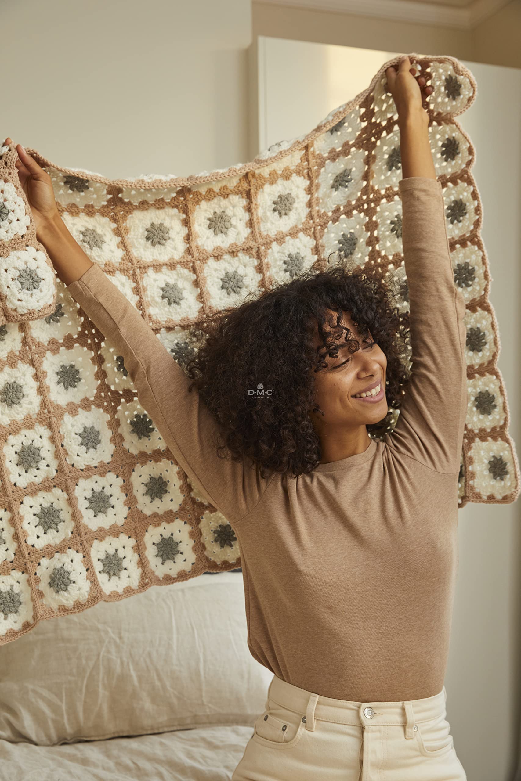 dmc-gift-of-stitch-omas-quadrat-decke-h-kelset-neutral image 5