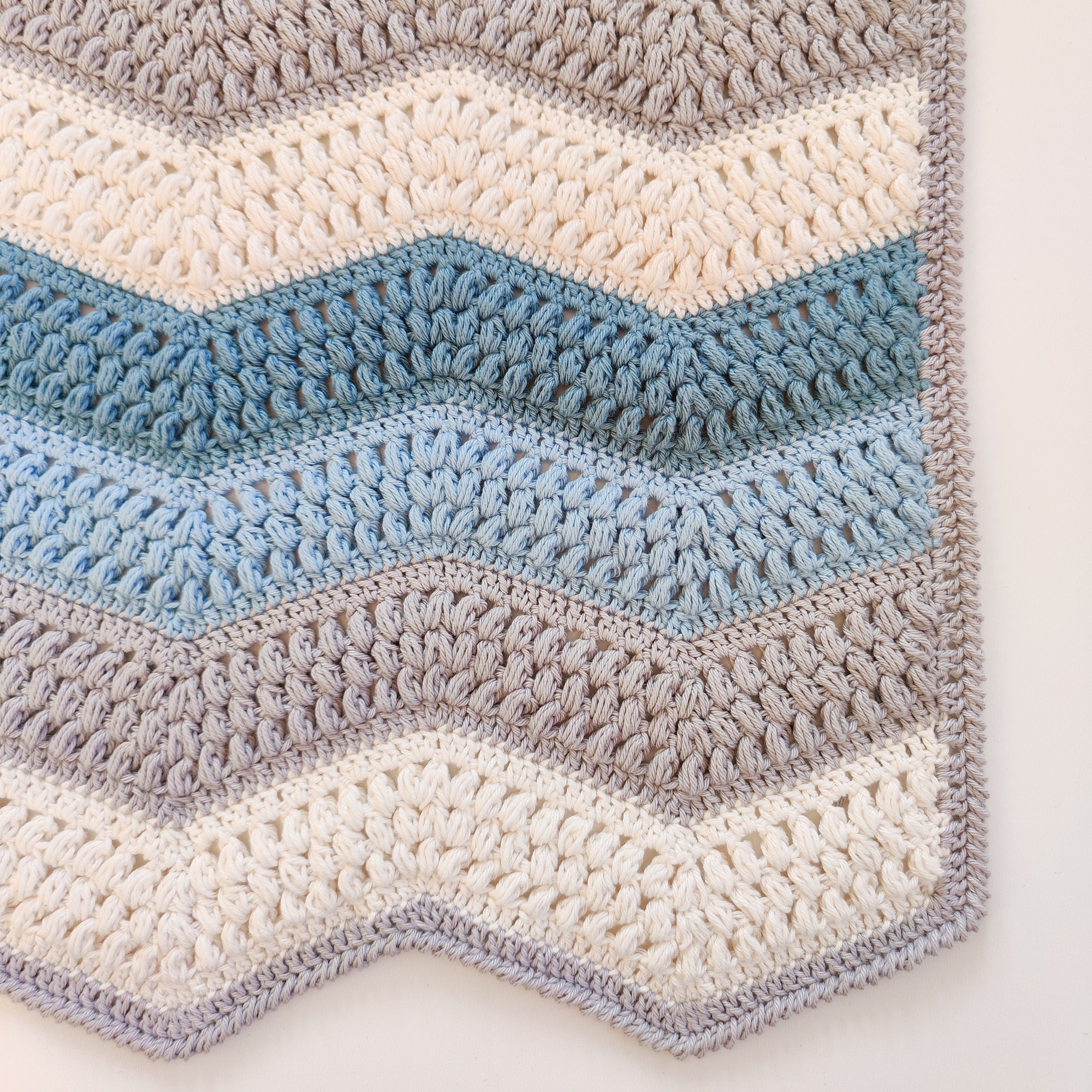 hobbii-anleitungen-calming-puff-wave-decke-h-kelanleitung-80x100 image 2