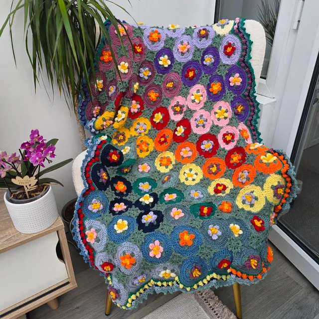 hobbii-anleitungen-macaroon-blossom-blanket-h-keldecke-one-size image 1