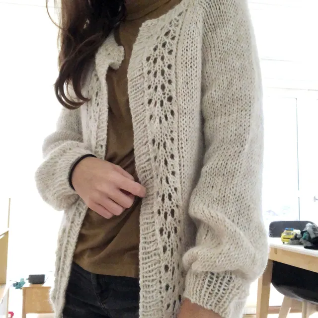 hobbii-anleitungen-guldregn-cardigan-strickanleitung-pdf-xs-3xl image 1