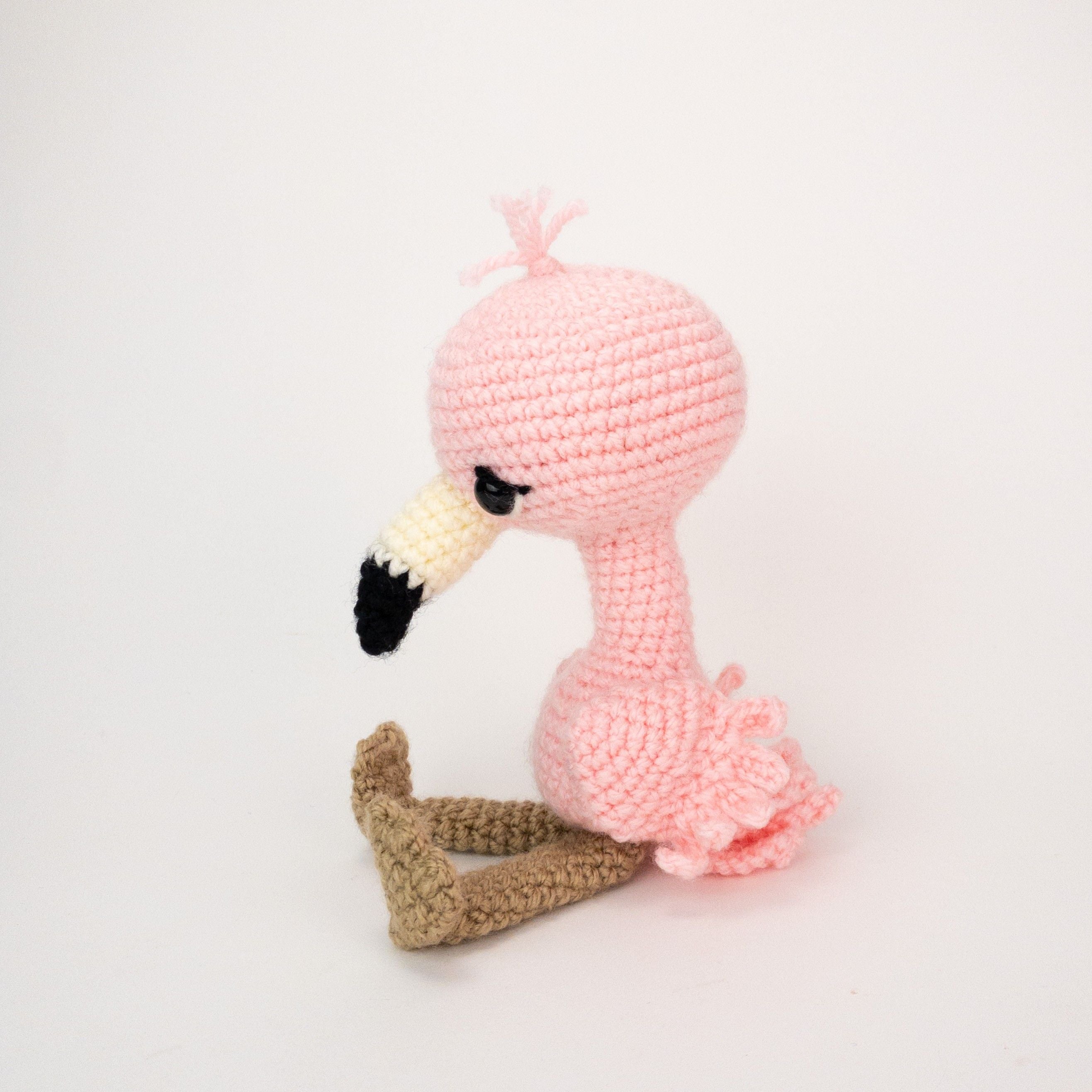 hobbii-anleitungen-flossie-der-flamingo-h-kelanleitung-pdf-amigurumi image 3
