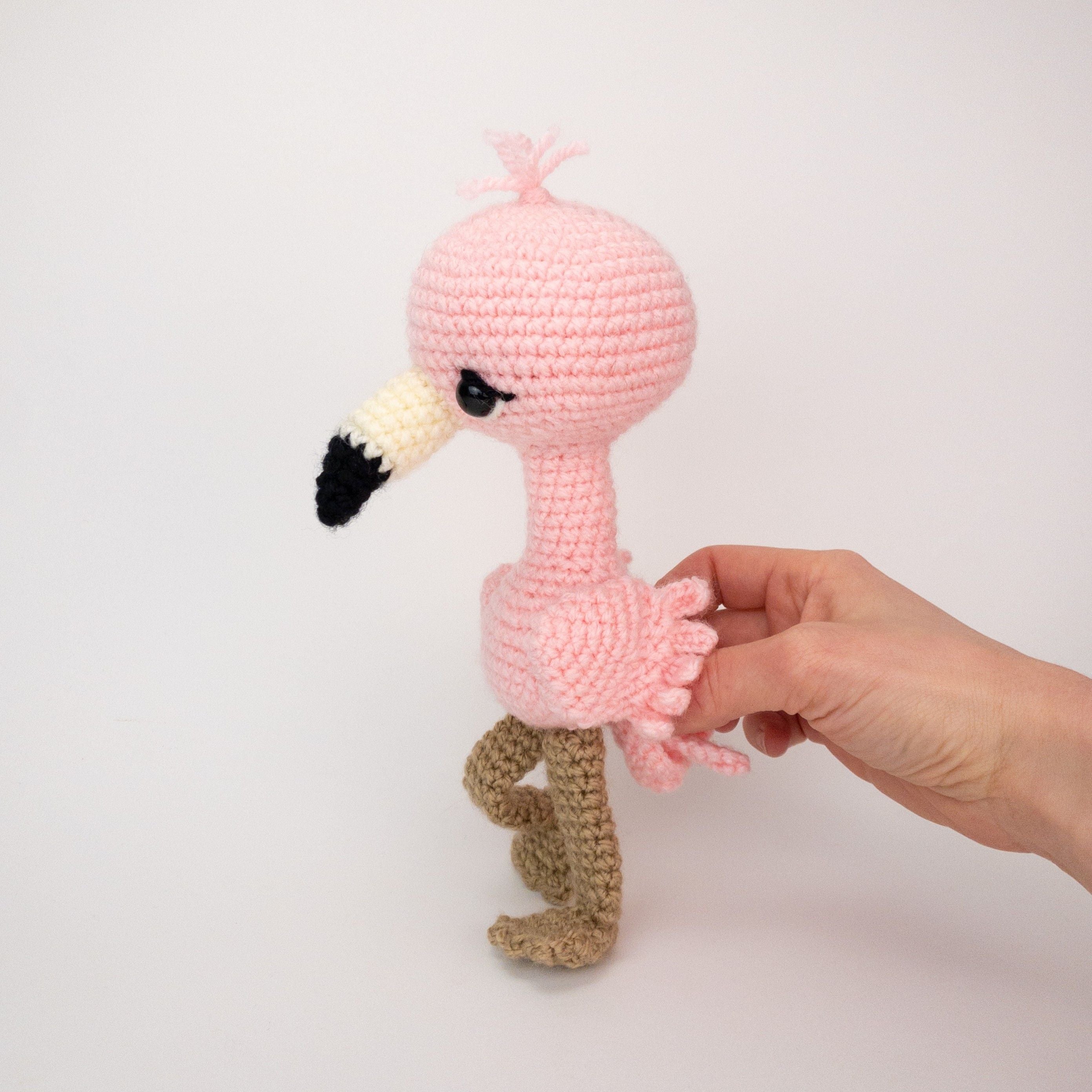 hobbii-anleitungen-flossie-der-flamingo-h-kelanleitung-pdf-amigurumi image 4