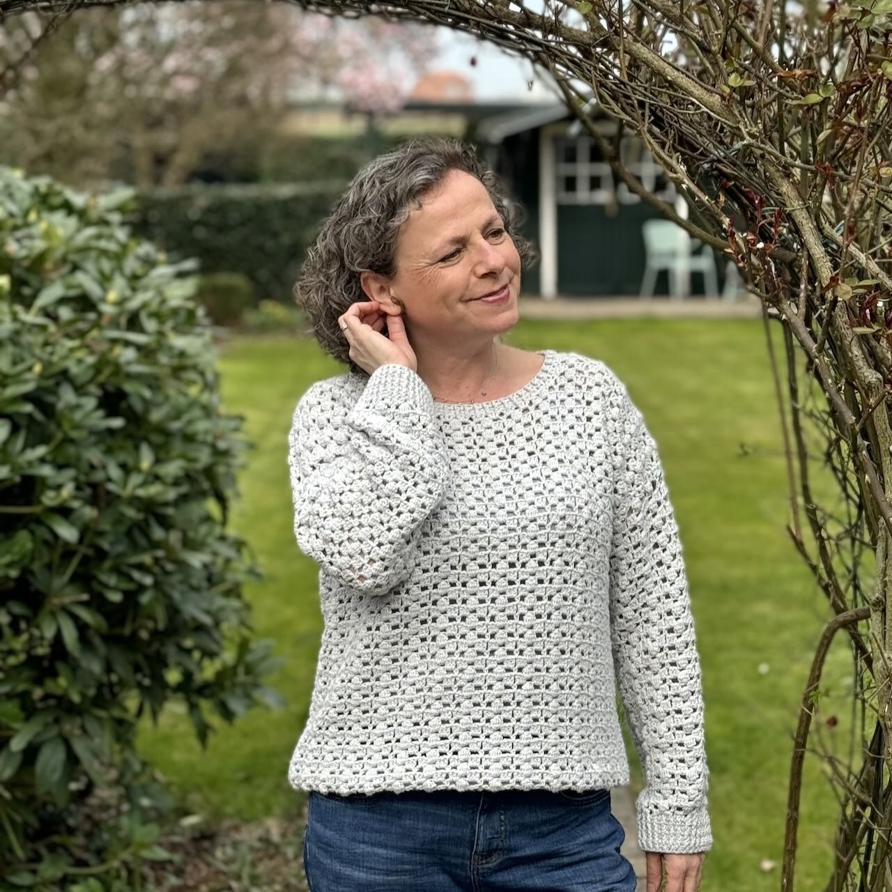 hobbii-anleitungen-flower-pullover-h-kelpullover-xs-3xl-lochmuster image 1