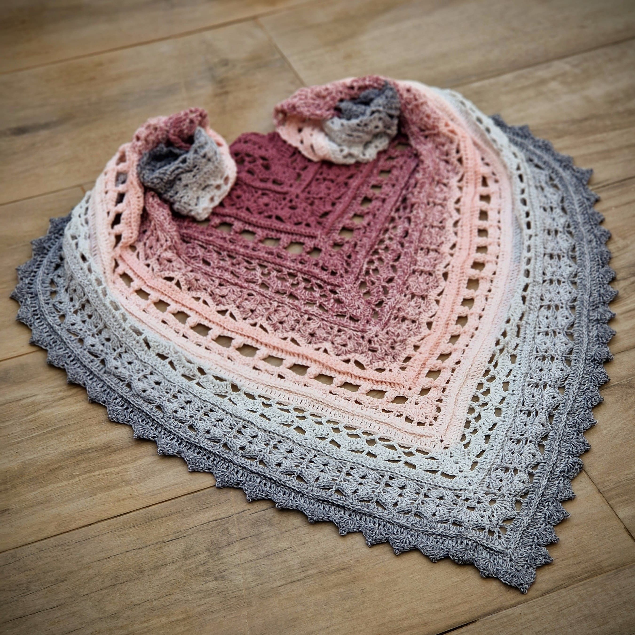 hobbii-anleitungen-lovetea-tuch-h-kelanleitung-one-size-180-cm image 2