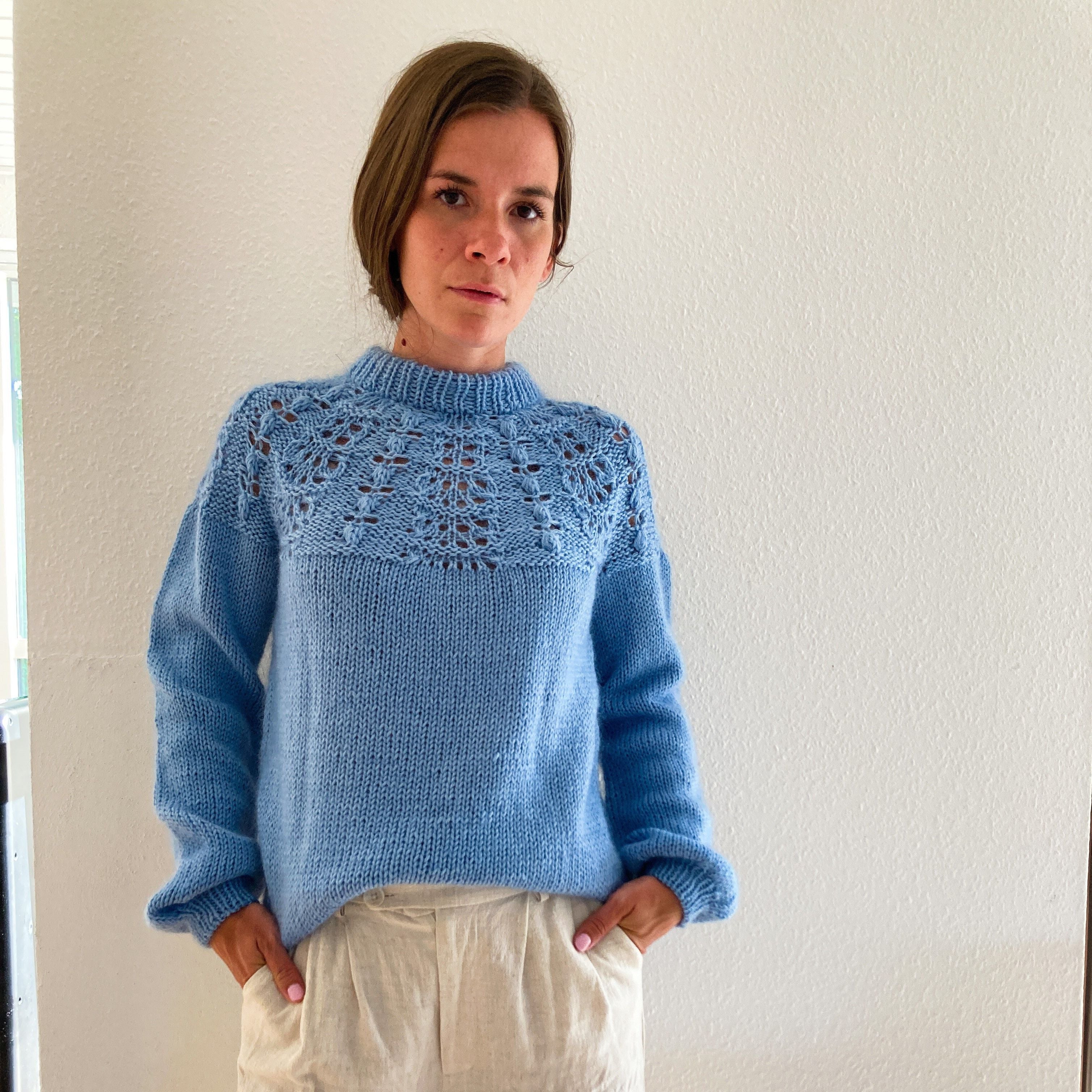 hobbii-spring-waves-pullover-strickanleitung-pdf-rundpasse image 3