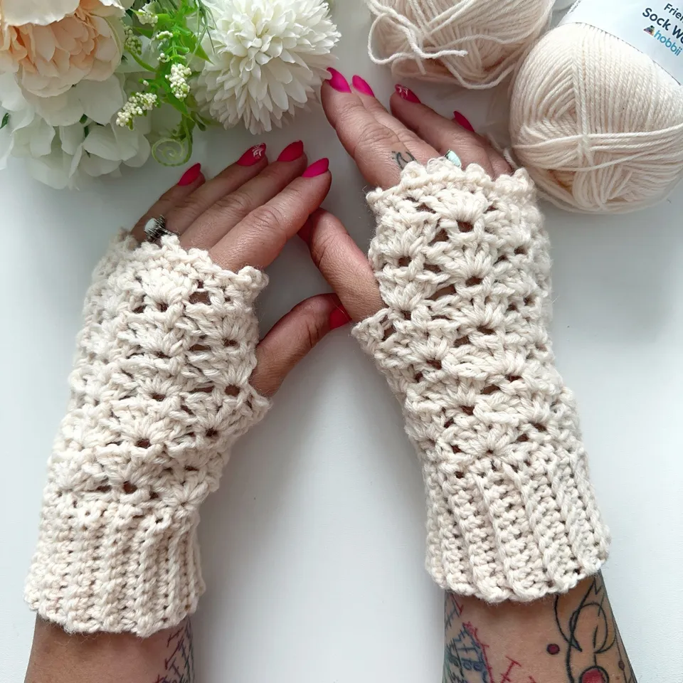 hobbii-anleitungen-icy-thistle-fingerlose-handschuhe-s-m image 1