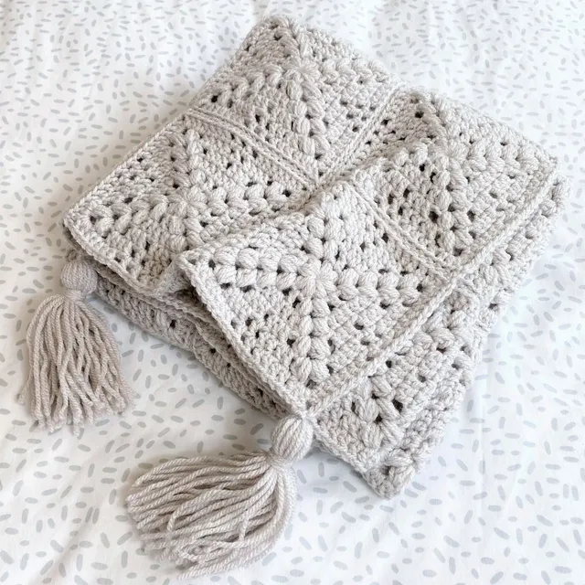 hobbii-anleitungen-lanta-decke-h-keln-granny-squares image 1