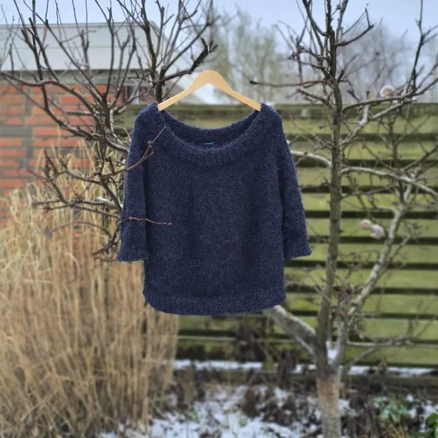 hobbii-suri-pullover-strickanleitung-oversize-rundpasse image 1