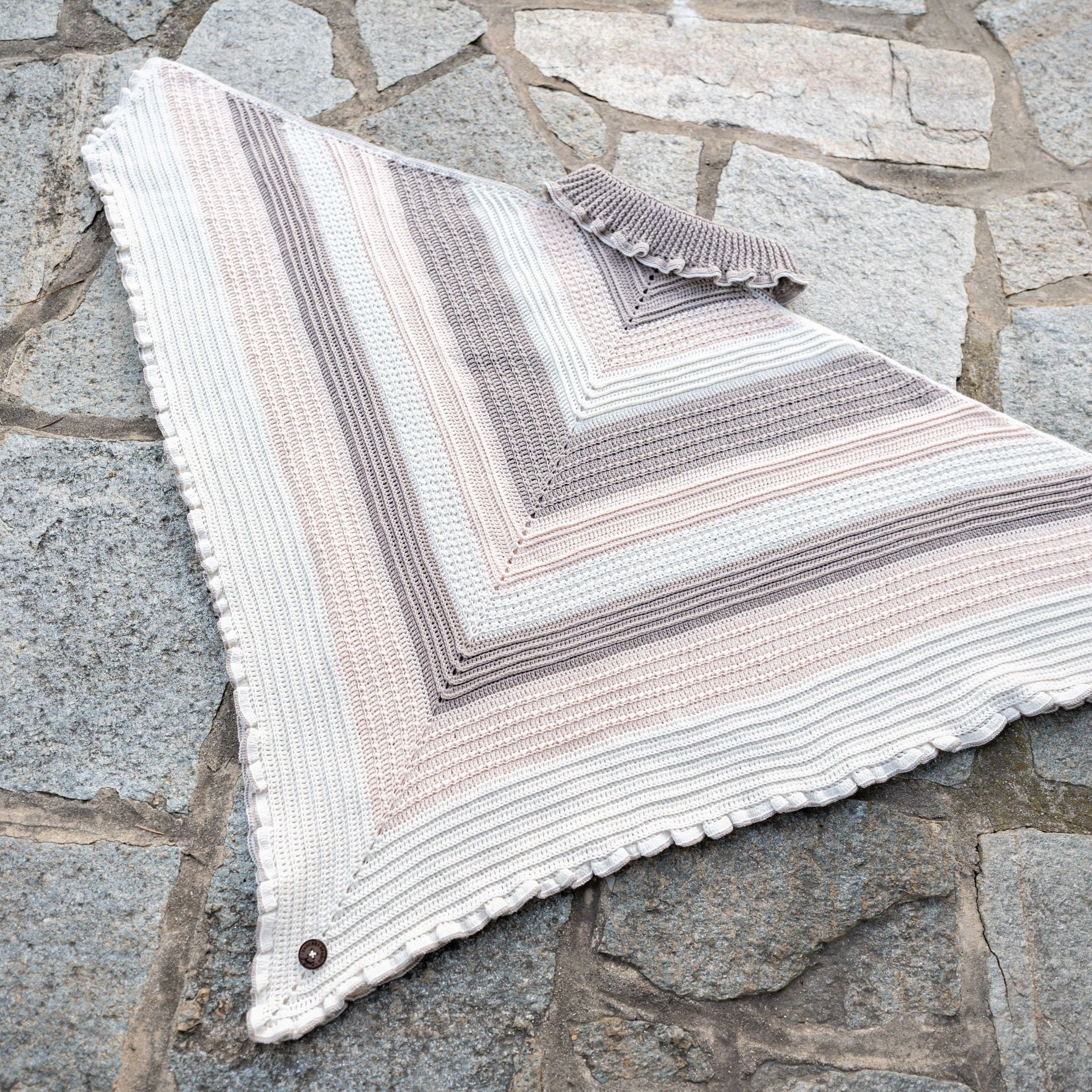 hobbii-ophelia-poncho-h-kelanleitung-one-size-farbverlauf image 6