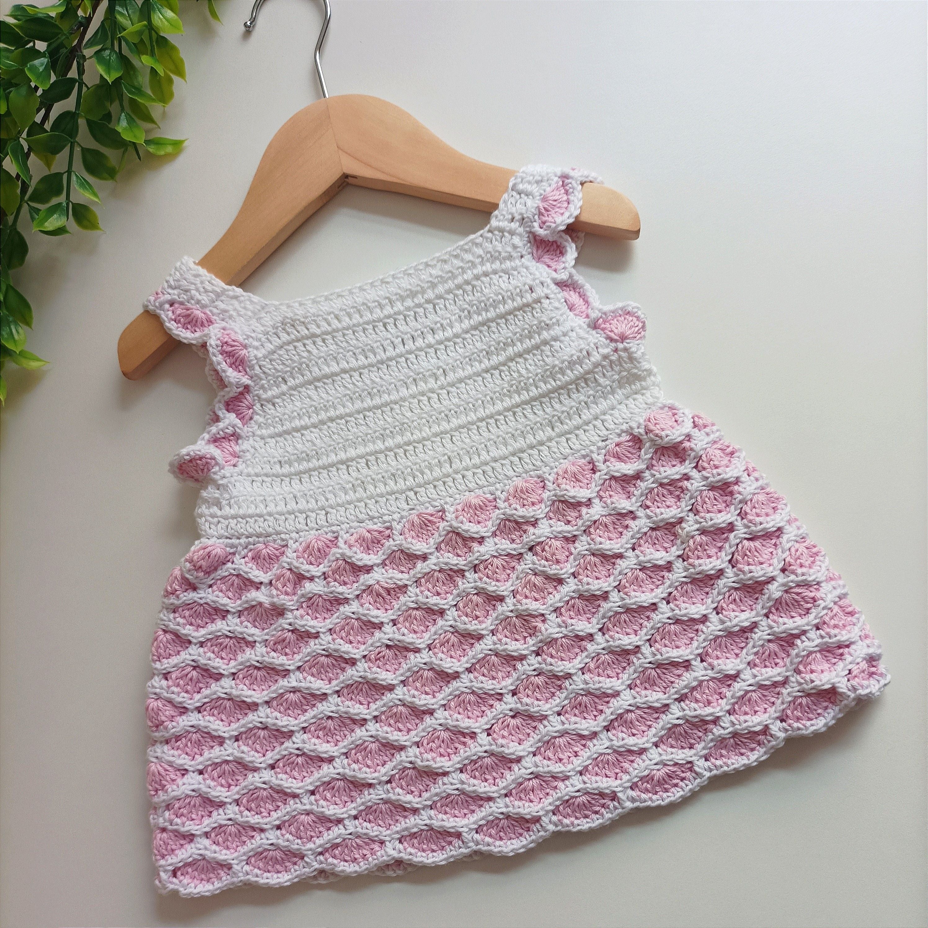 hobbii-anleitungen-pretty-petals-kinderkleid-h-kelanleitung-pdf image 2
