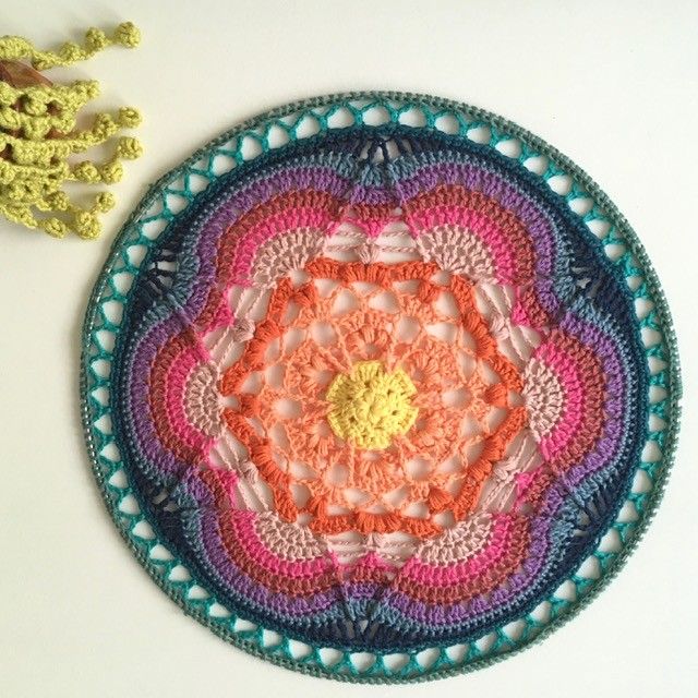 hobbii-anleitungen-bright-star-h-kelanleitung-mandala image 2