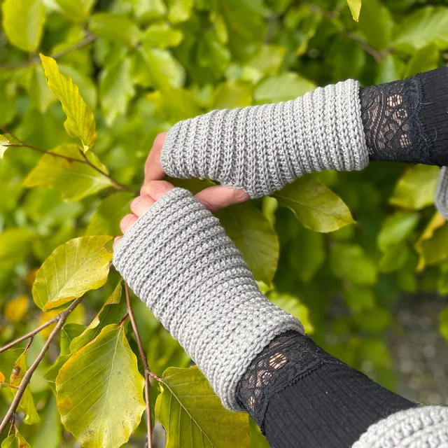 hobbii-anleitungen-embrace-pulsw-rmer-strickanleitung-s-m image 1