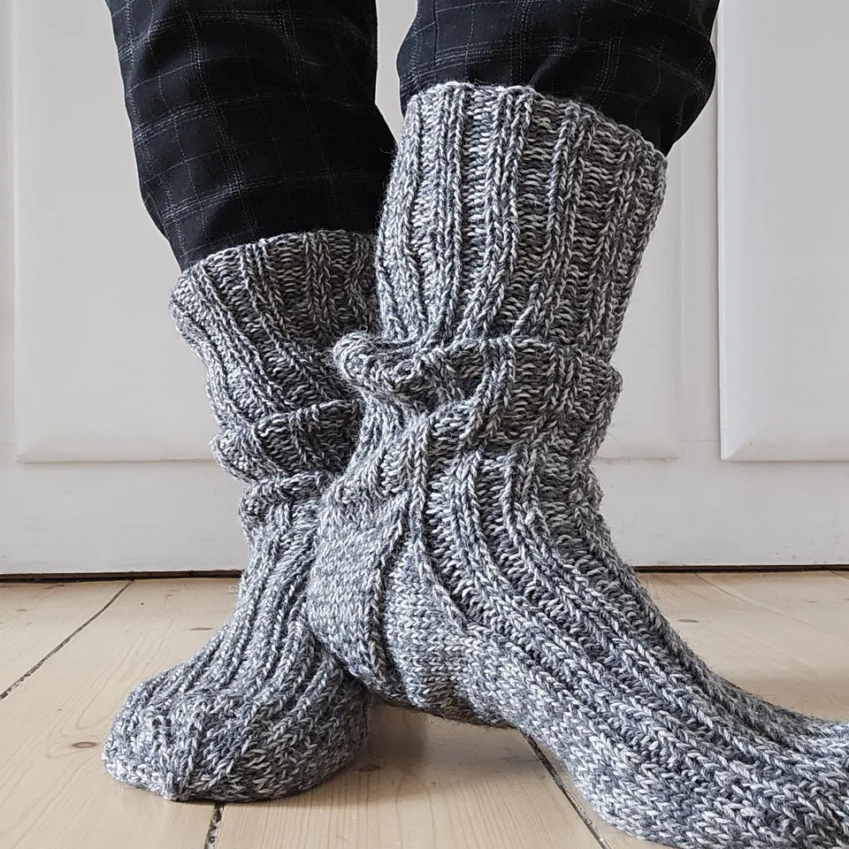 hobbii-folmer-dicke-wollsocken-strickanleitung-39-46 image 1