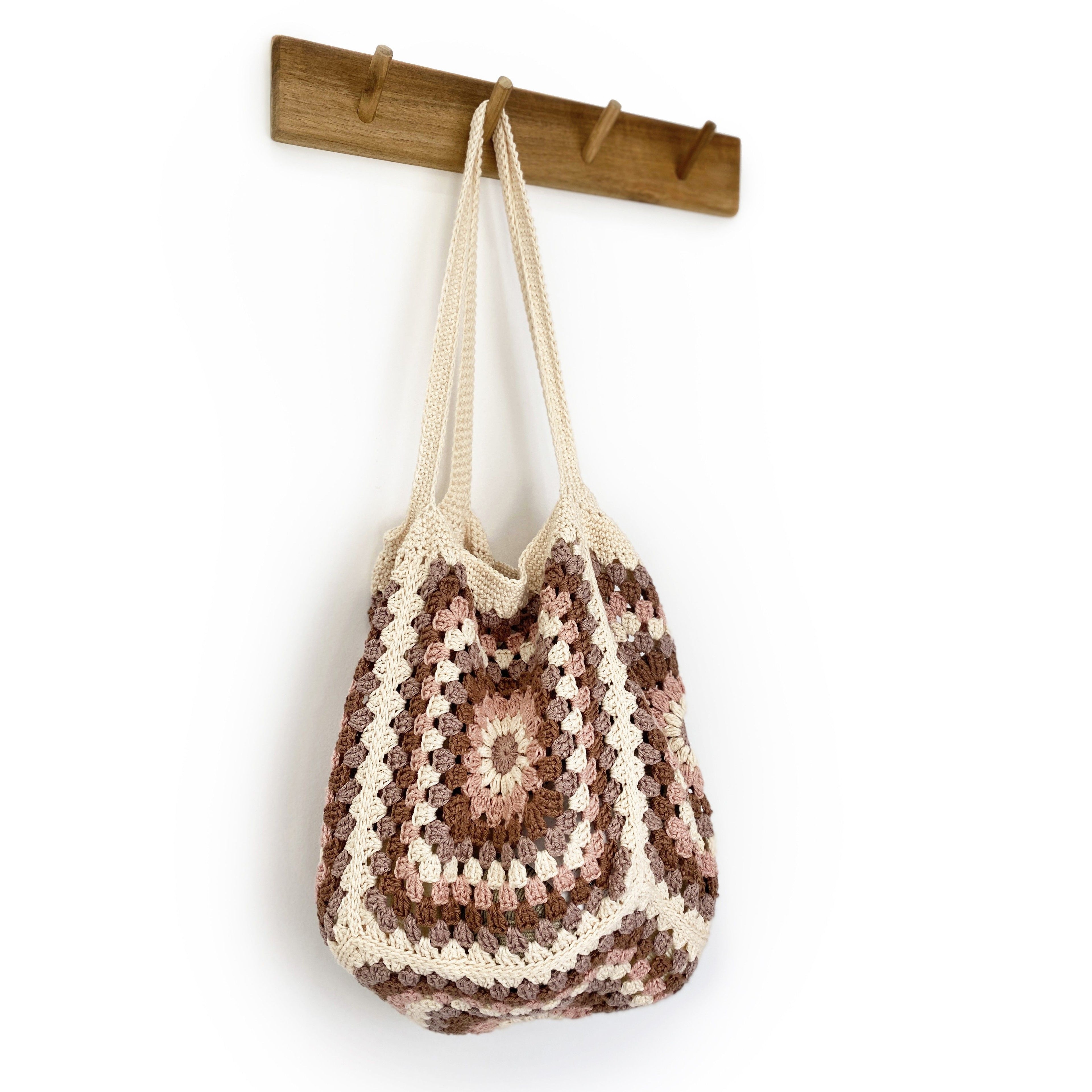 hobbii-anleitungen-primrose-tasche-h-kelanleitung-granny-square-47cm image 2