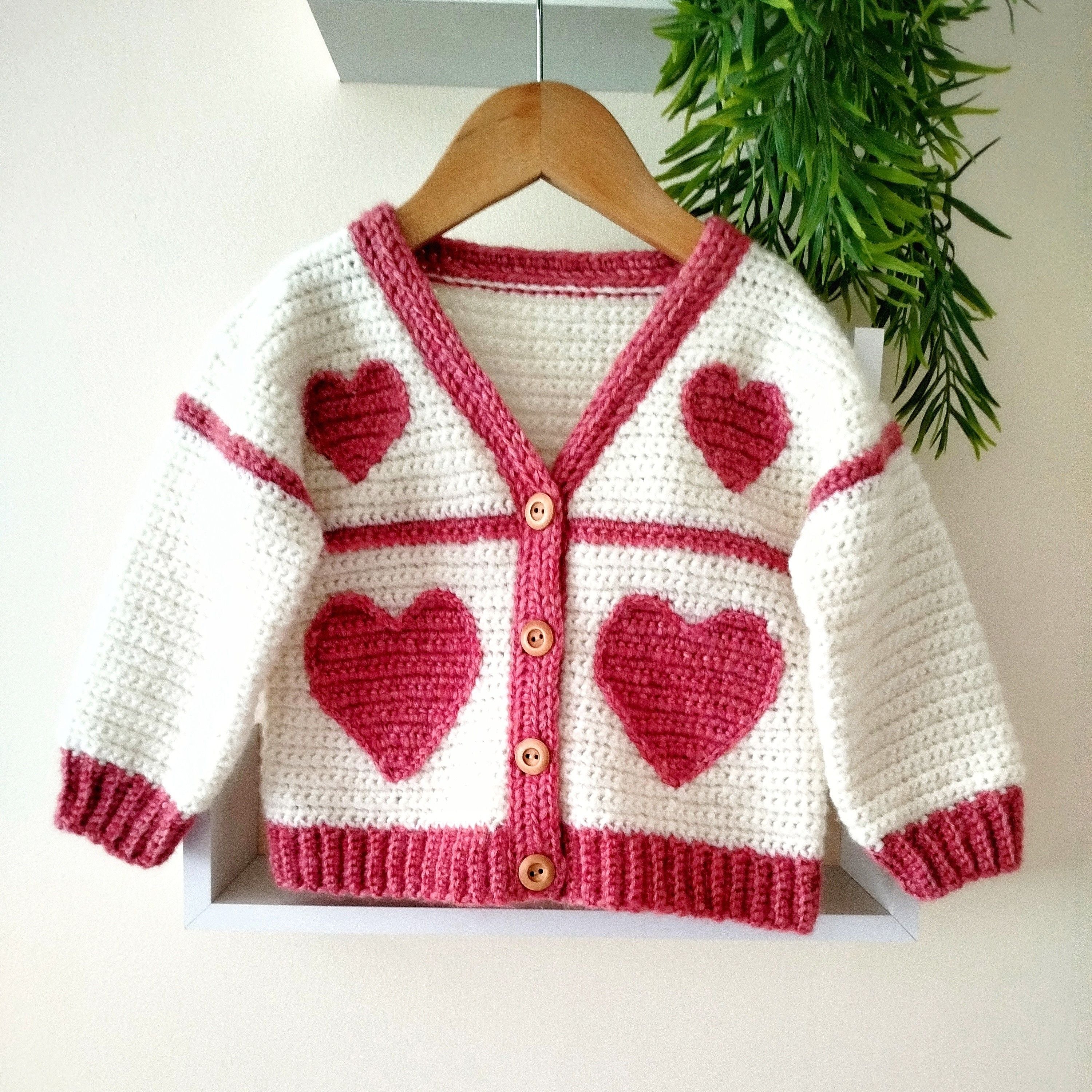 hobbii-anleitungen-sweet-heart-strickanleitung-kinder-cardigan image 1
