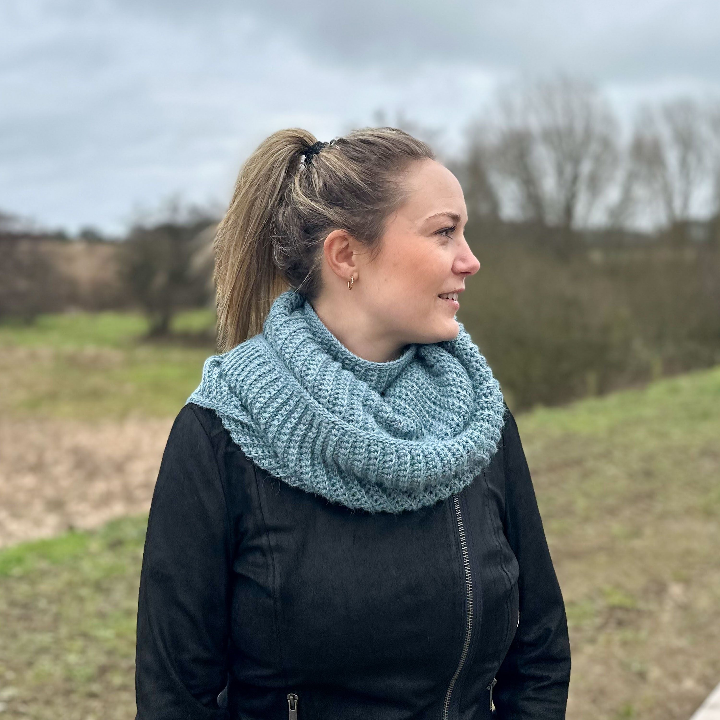 hobbii-simple-big-scarf-schal-strickanleitung-kuschelig image 6
