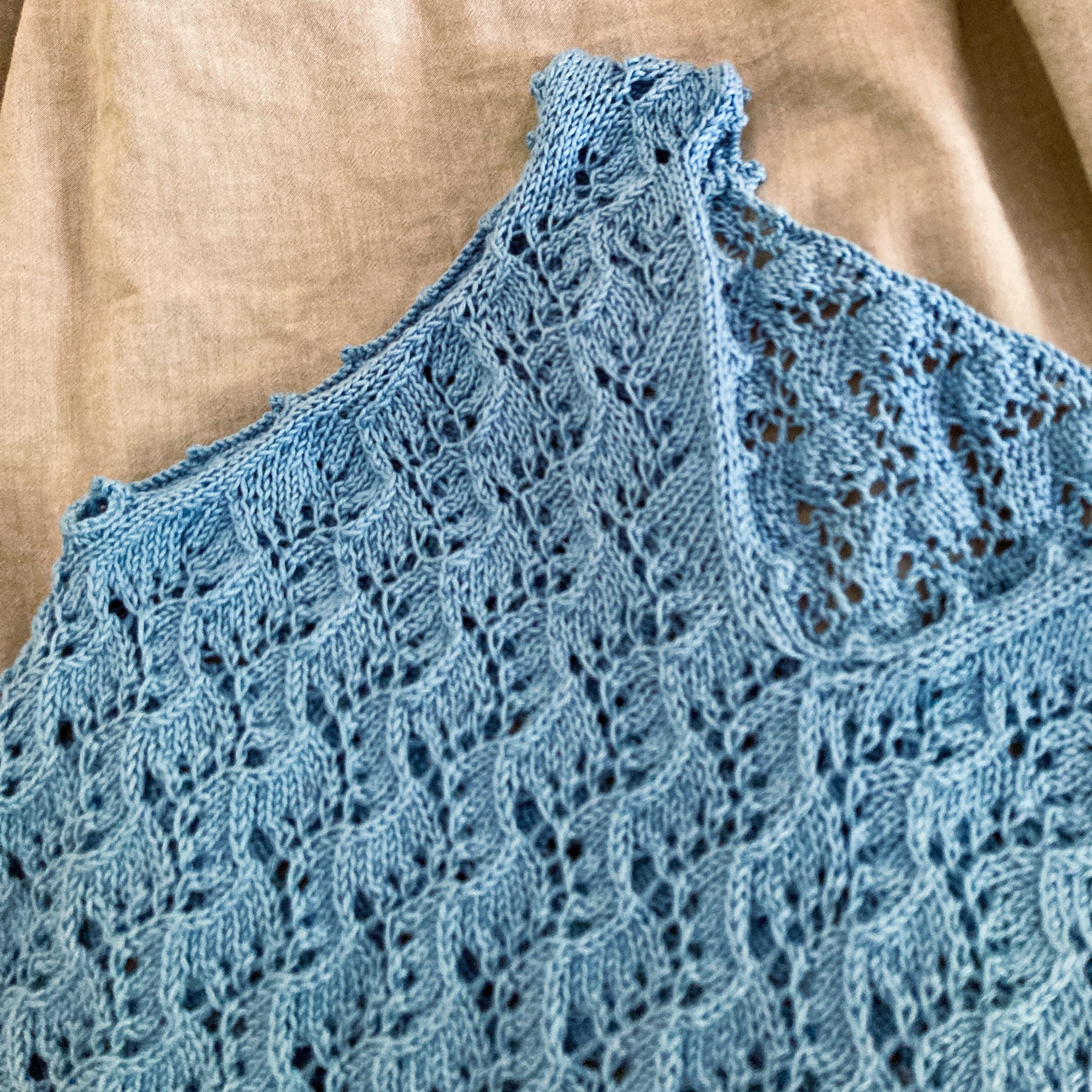 hobbii-garden-blooms-top-strickanleitung-sommertop-xs-3xl image 4
