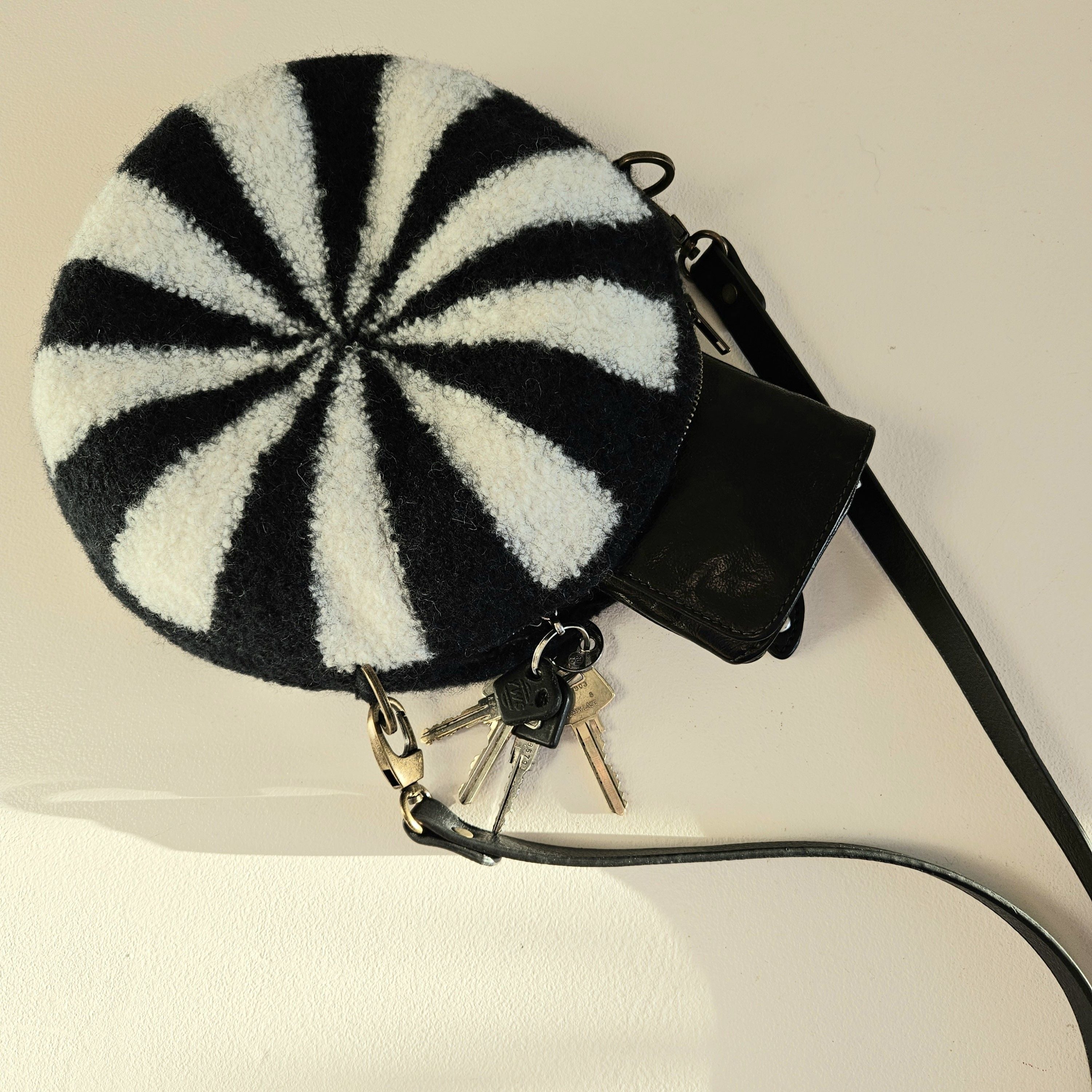 hobbii-bolsje-gefilzte-tasche-strickanleitung-pdf-one-size image 3