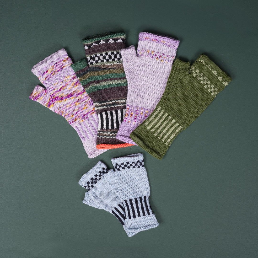 hobbii-just-a-half-strickanleitung-fingerlose-handschuhe image 4