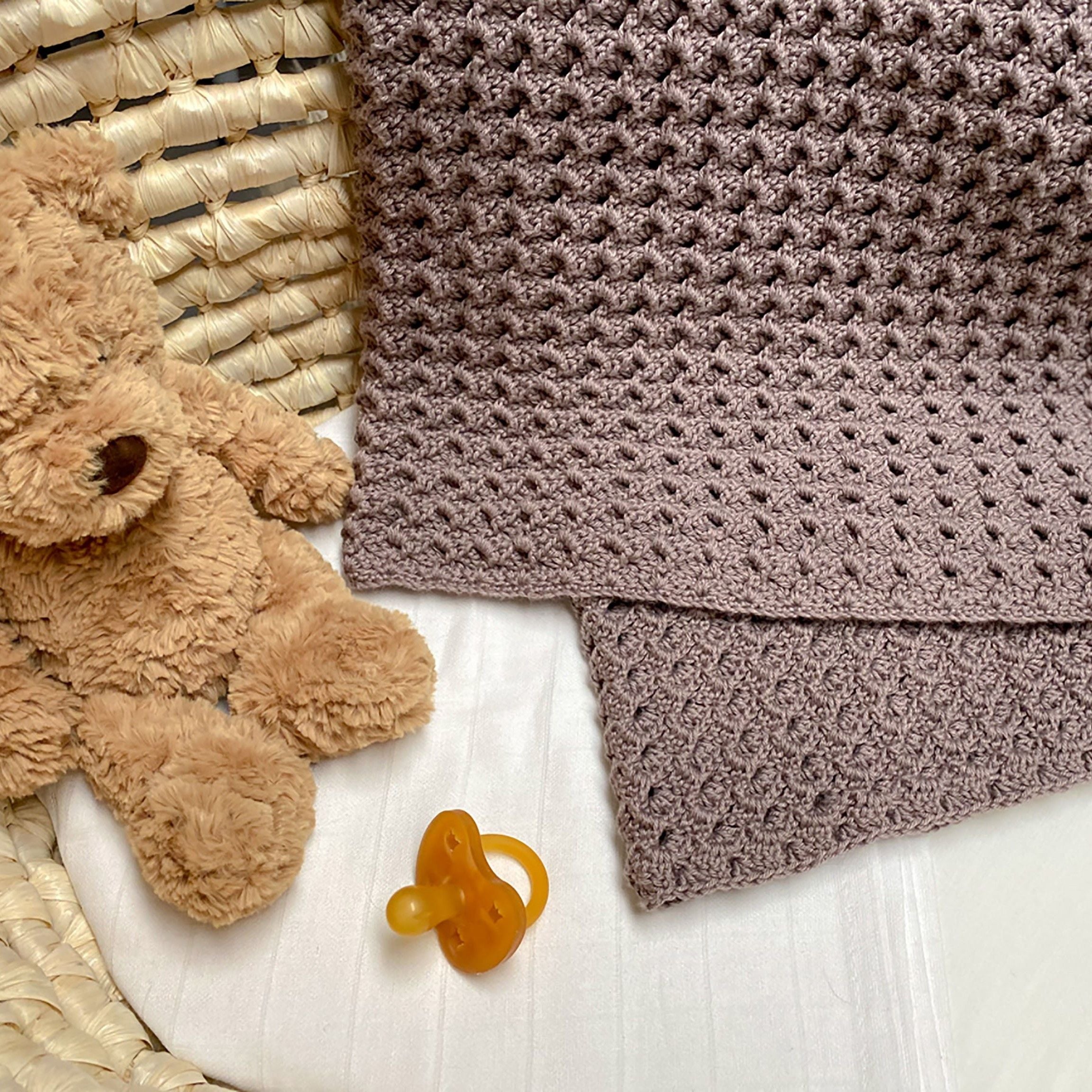 hobbii-noor-h-kelanleitung-babydecke-86x70-3d-muster image 3