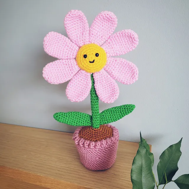 hobbii-anleitungen-flora-blumentopf-amigurumi-anleitung-pdf image 1