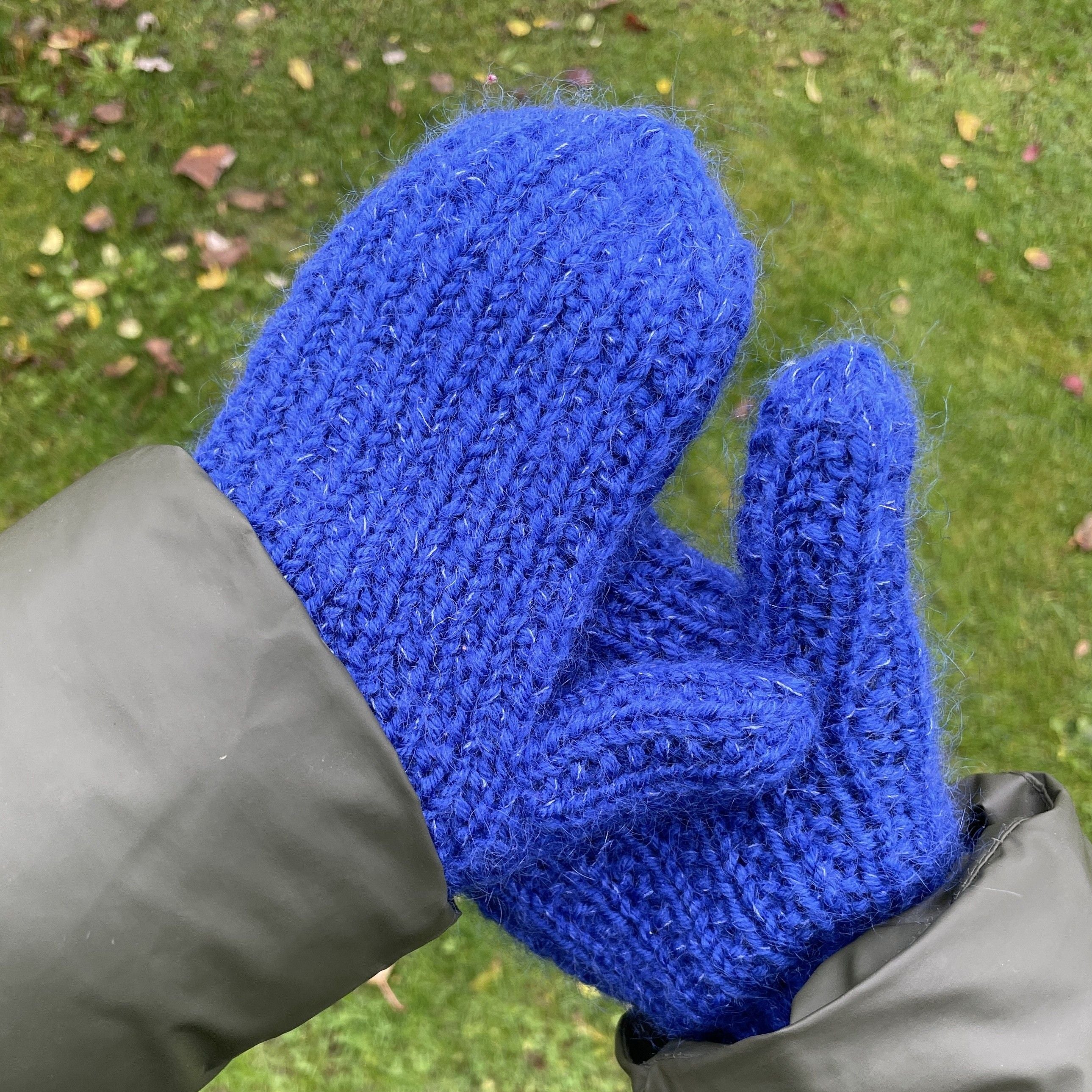 hobbii-easy-rib-mittens-f-ustlinge-strickanleitung-gr-e-m image 3