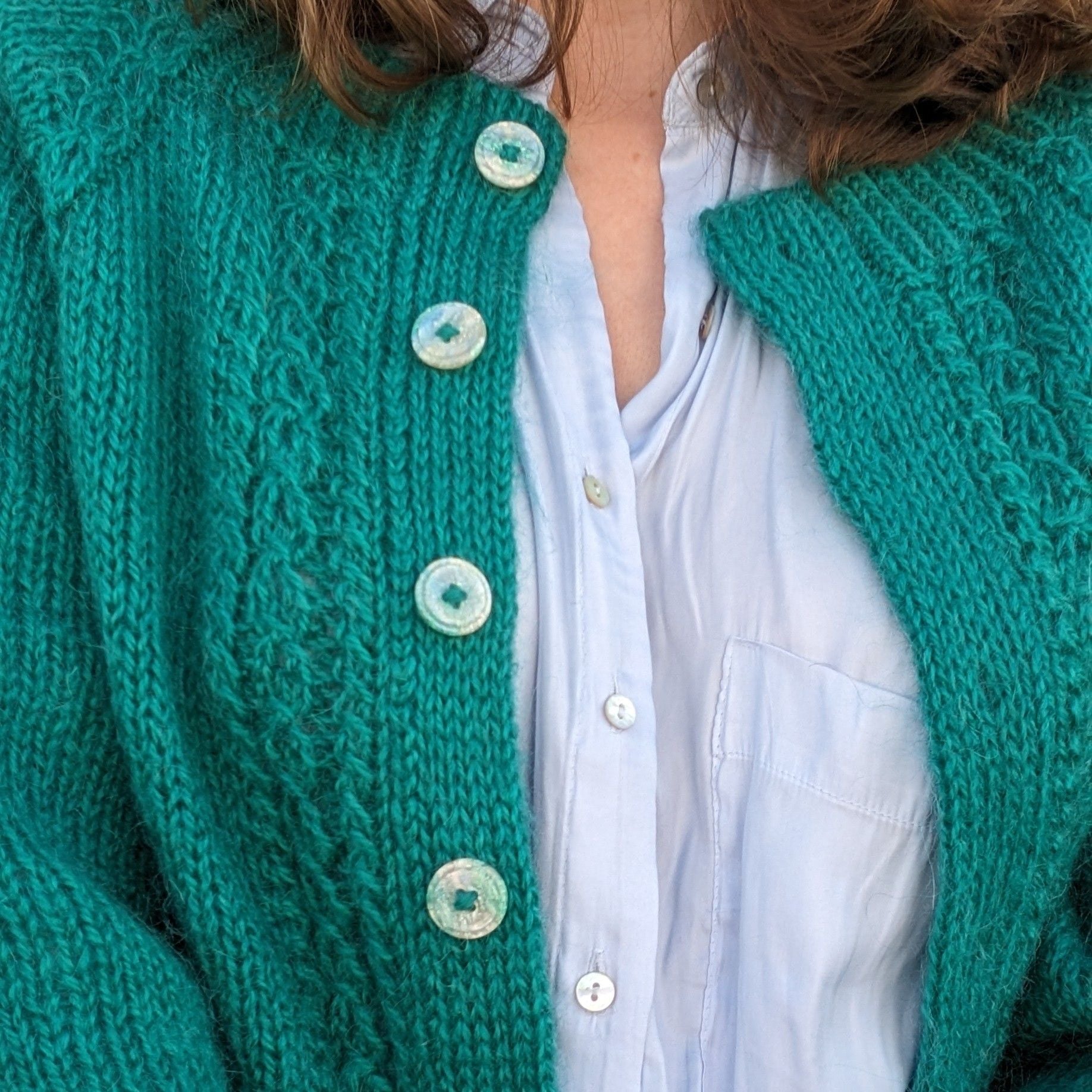 hobbii-festi-strickjacke-anleitung-xs-pdf-mit-spitze image 3