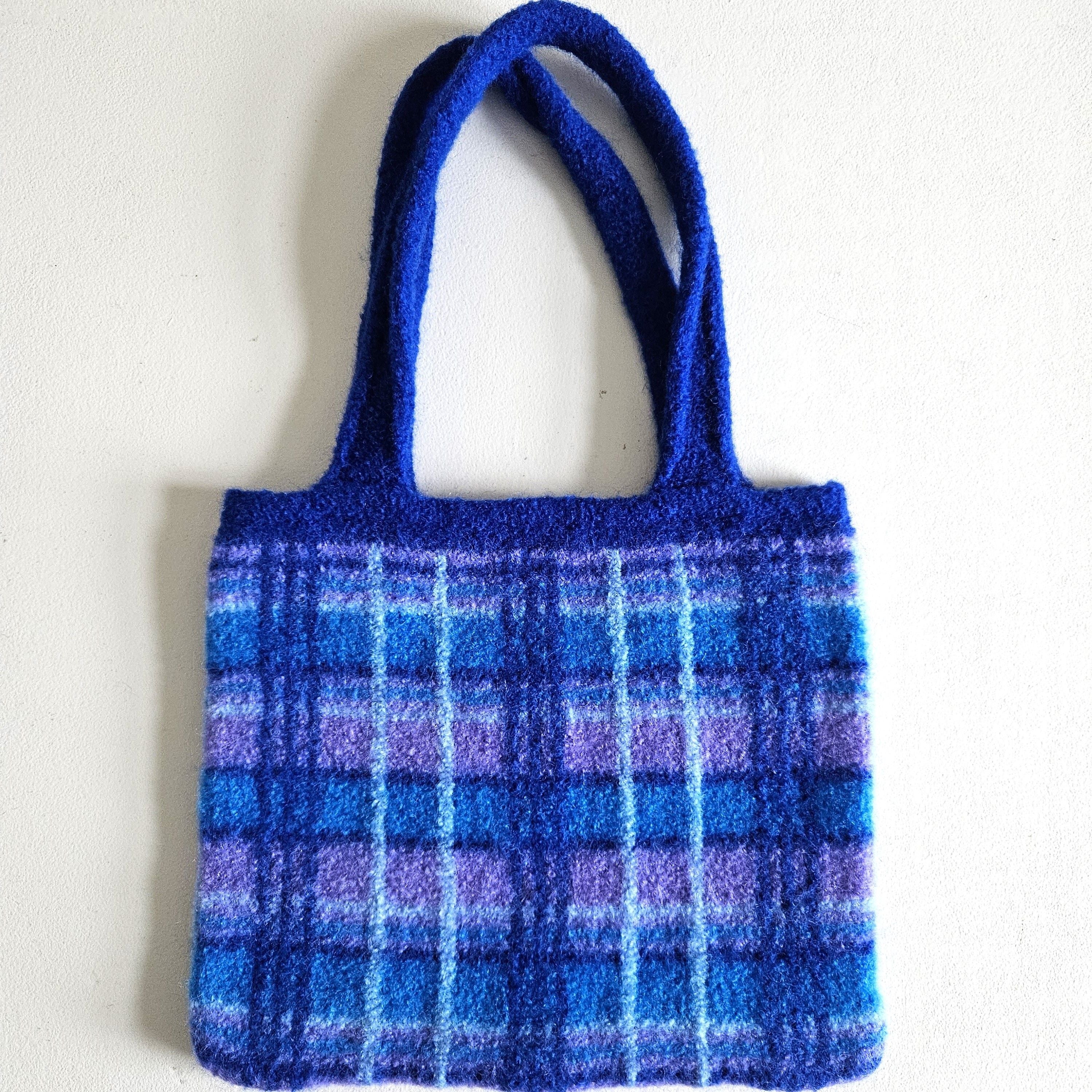 hobbii-anleitungen-f-r-alltag-und-fest-gefilzte-tasche-strickanleitung image 3