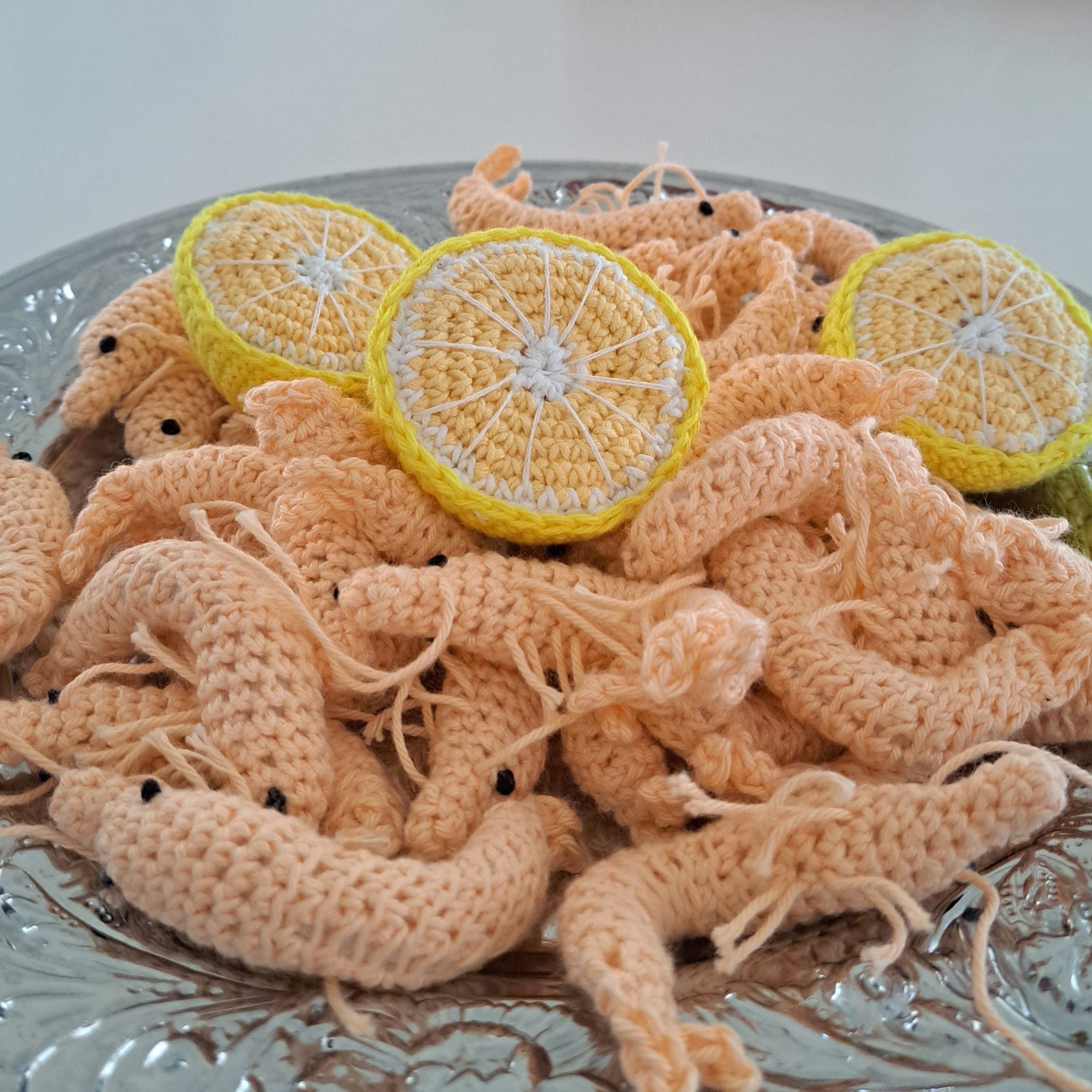 hobbii-anleitungen-shrimps-und-zitronen-h-kelanleitung-spielk-che image 3