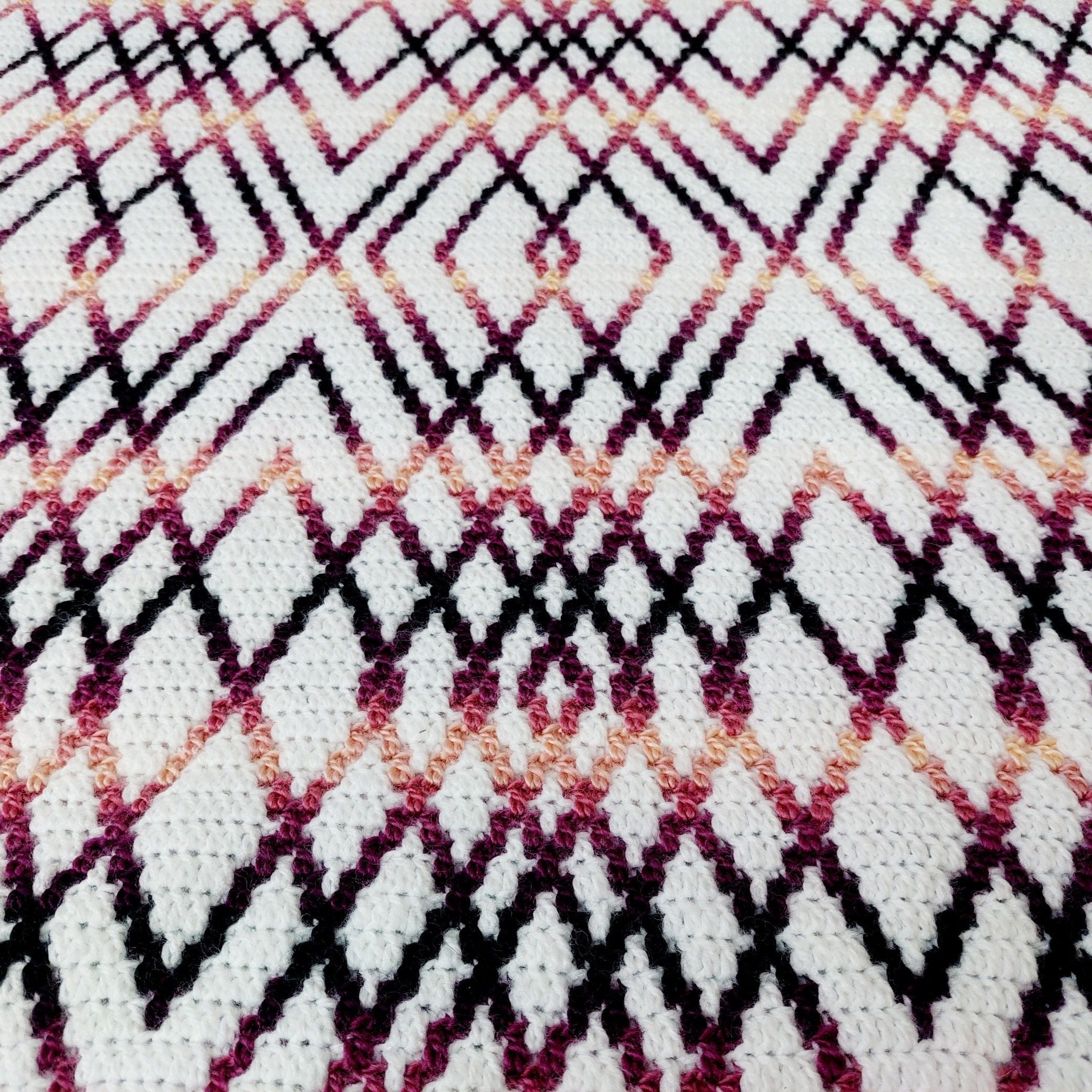 hobbii-surprise-me-decke-h-kelanleitung-one-size-geometrisch image 6
