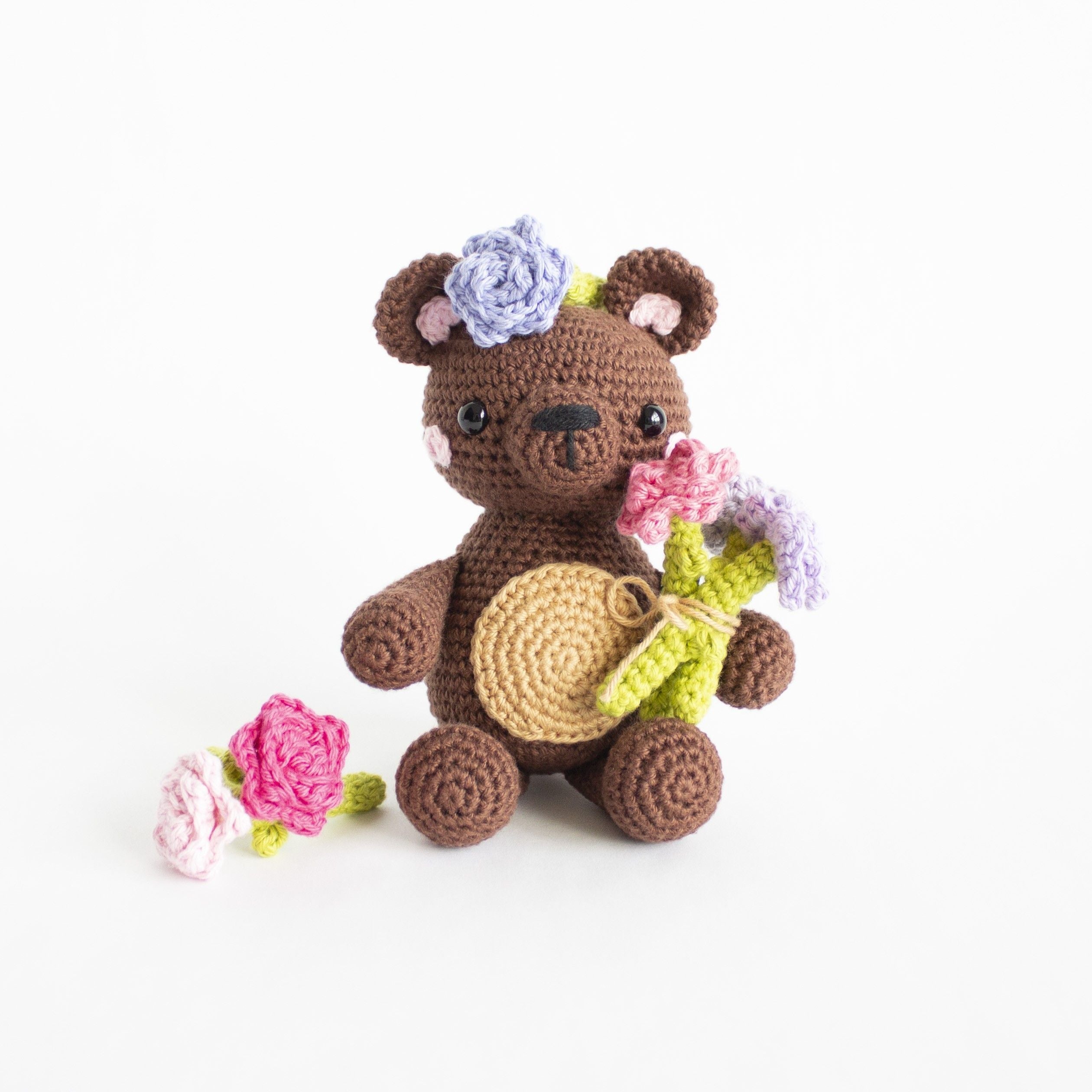 hobbii-coco-der-b-r-h-kelanleitung-amigurumi-17-cm image 1