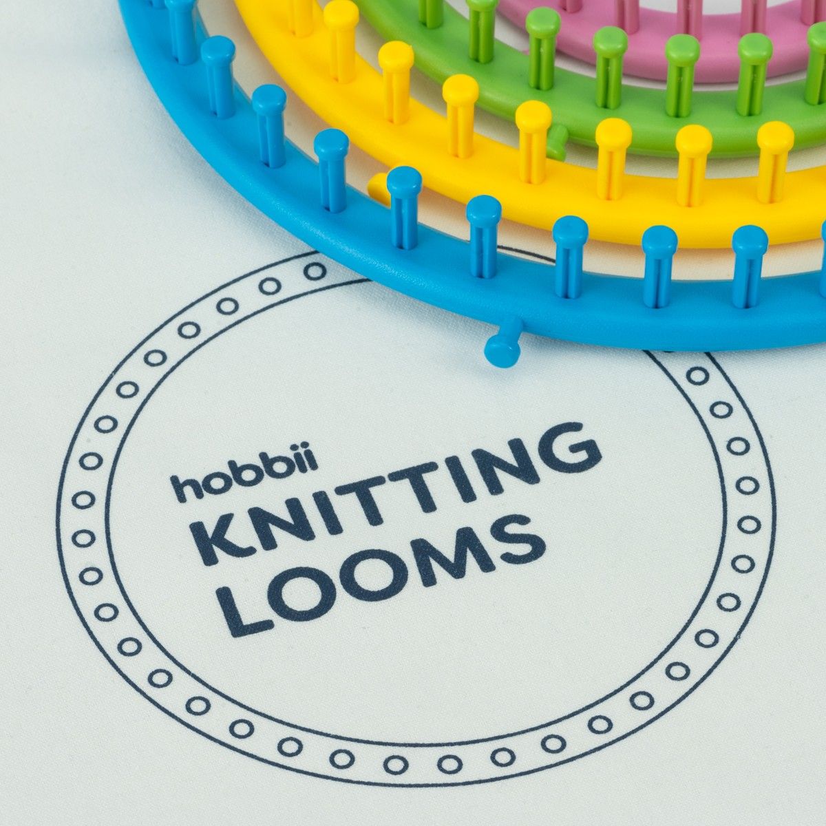 hobbii-strickring-set-4-gr-en-strickloom-mit-tasche image 3